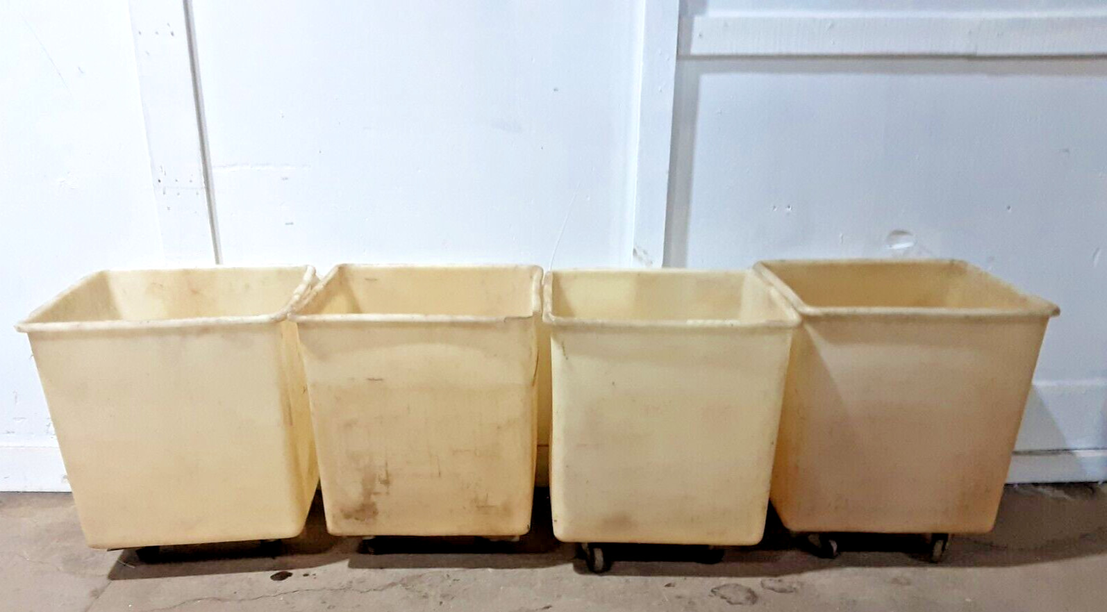 LOT OF 4 RUBBERMAID H.D COMMERCIAL INGREDIENT BINS ON CASTERS