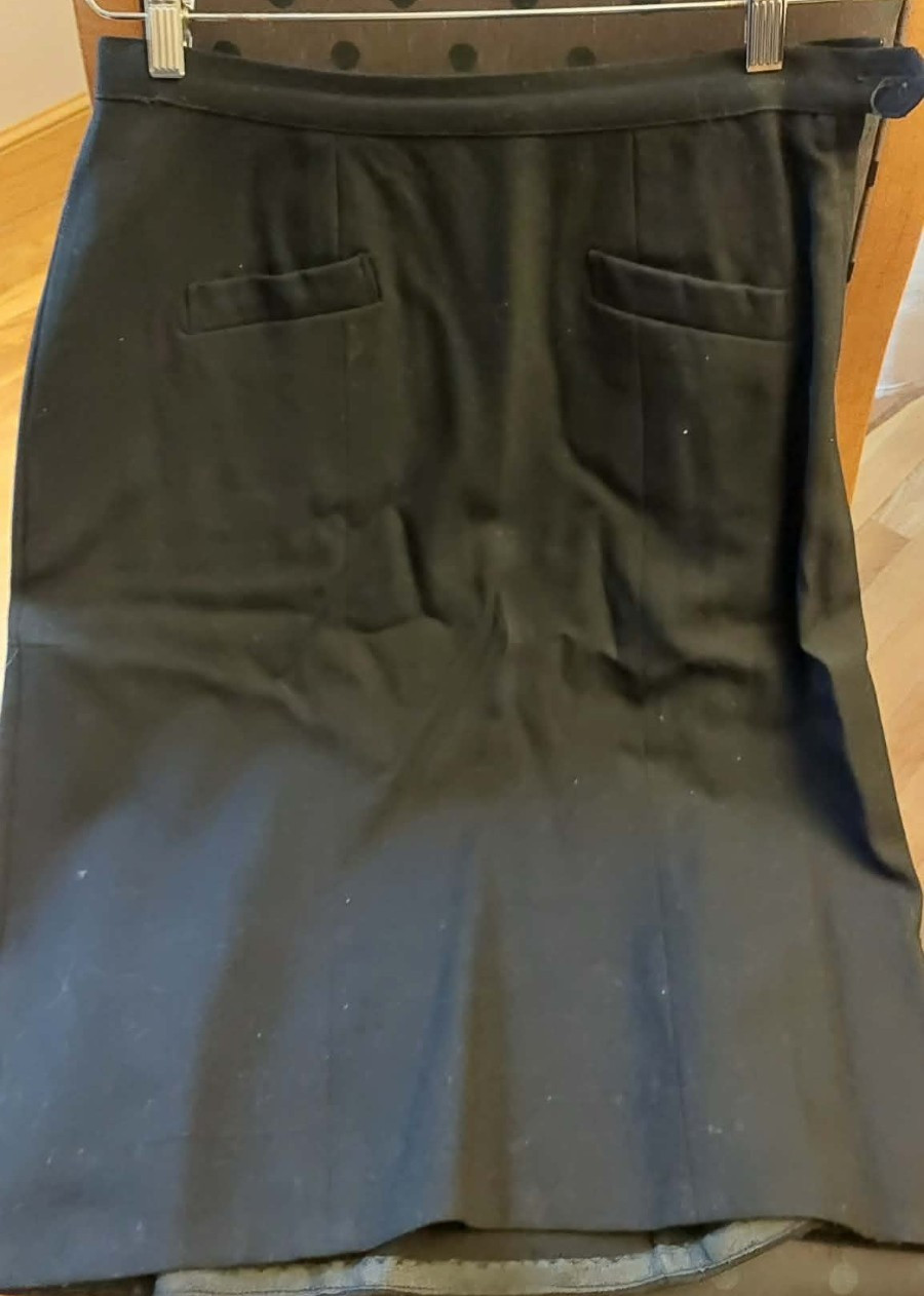 Vintage WWII US NavalThis Nurse Dress uniform, circa 1940's skirt and blazer