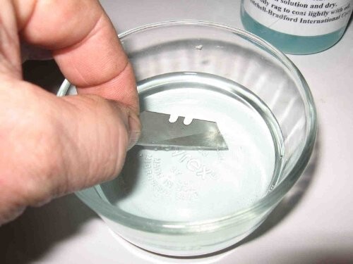 4 oz steel blackening concentrate, makes 2 1/2 pint gun blue / black