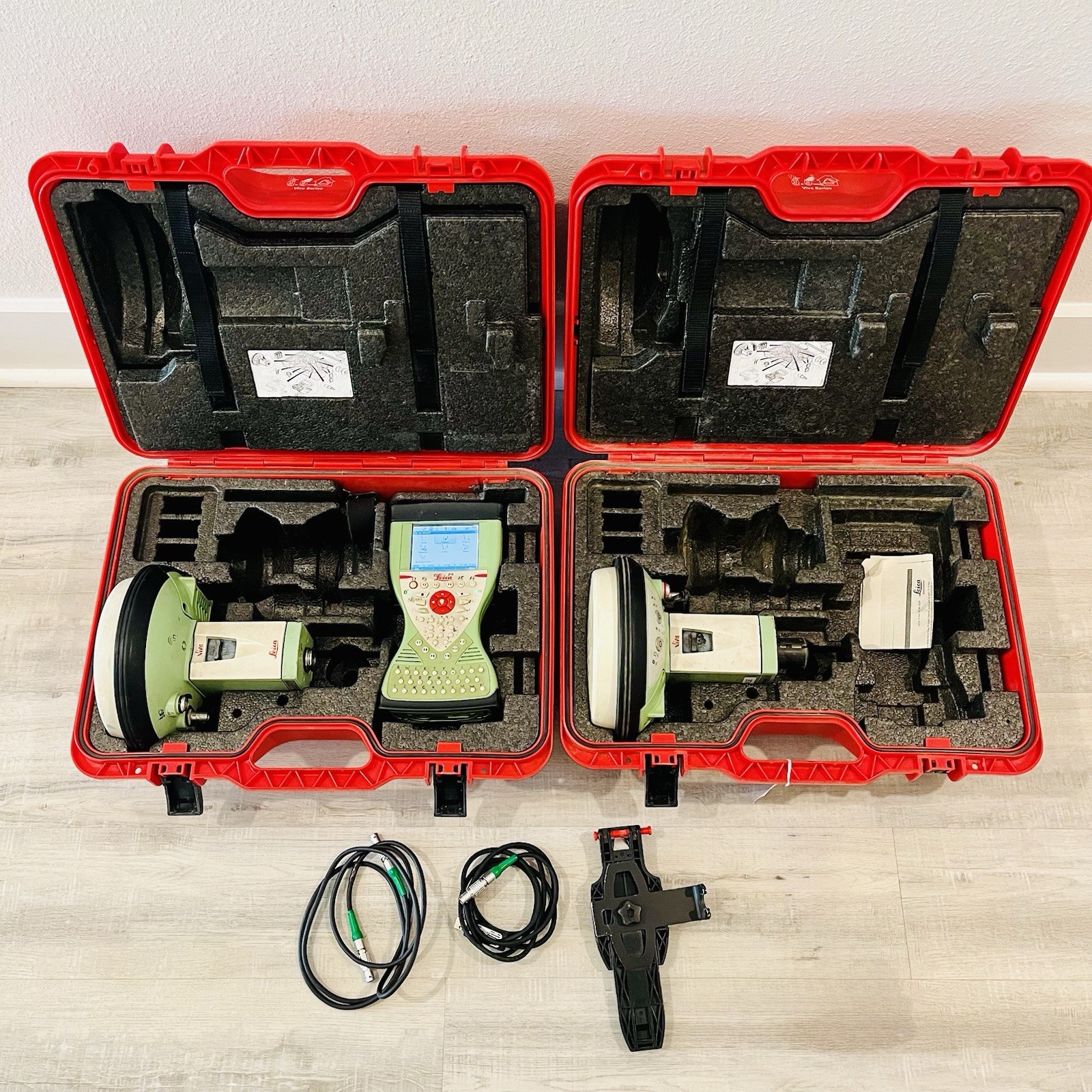 Leica Dual GS15 GPS GNSS RTK Base & Rover KIT with CS15 Field Controller