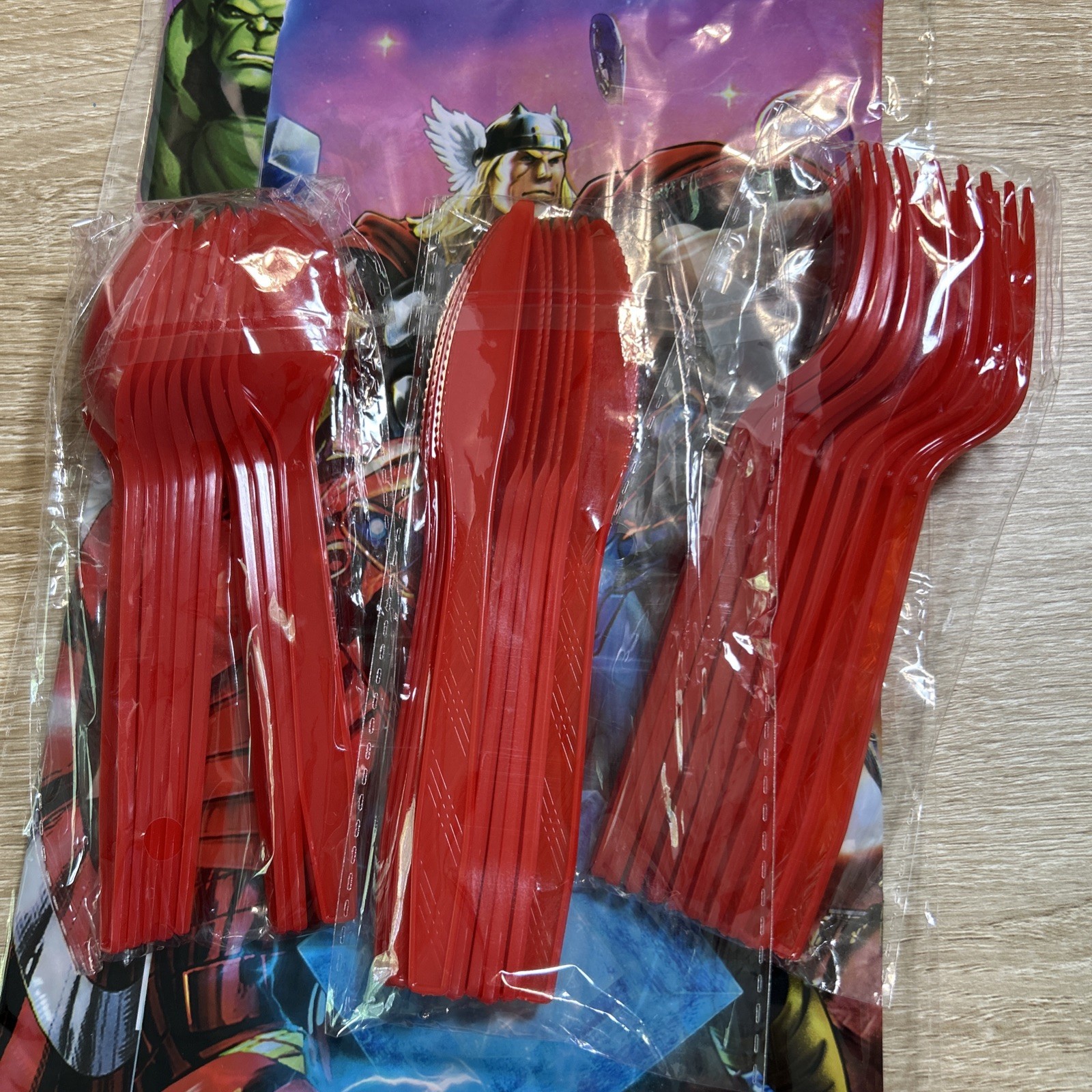 NEW MARVEL SUPER HERO Party Supplies 10pack Plates Napkins Cups & More Avengers