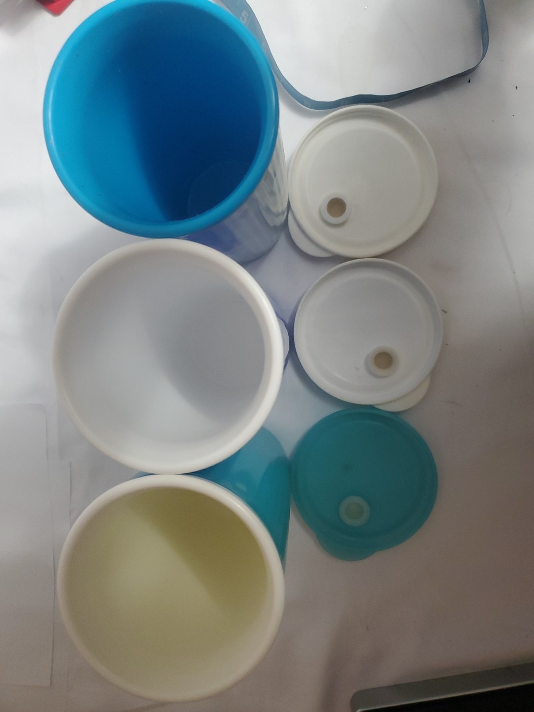 Vintage Tupperware Lot of 3 Drinking Cups Tumblers With Lids