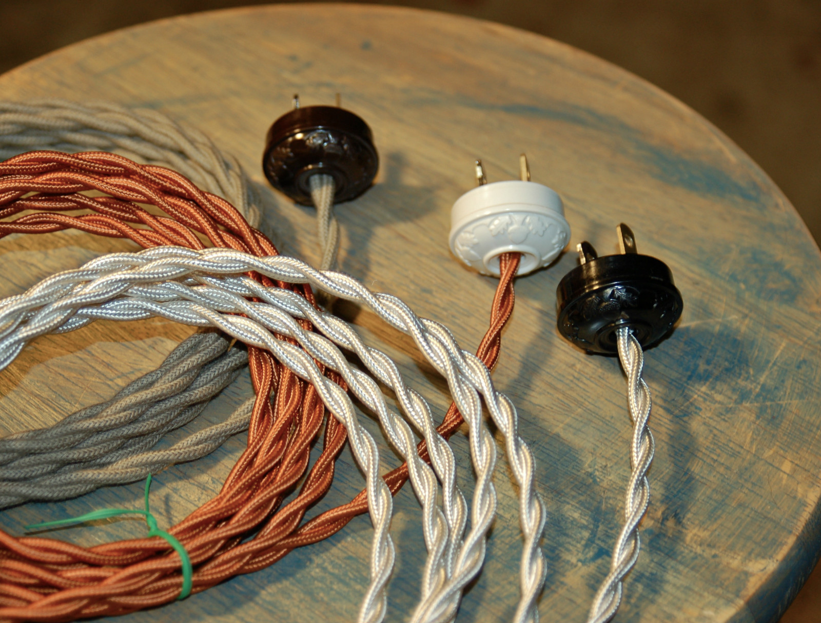 Vintage Style Acorn & Oak Electrical Plug - Bakelite Replica antique cord rewire