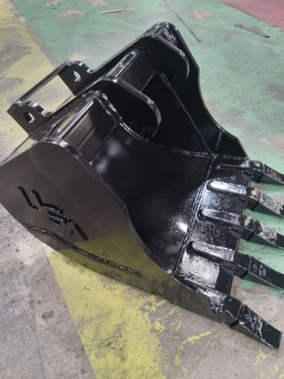 24 Inch Excavator Bucket Fits Bobcat E32 E35 Quick Attach