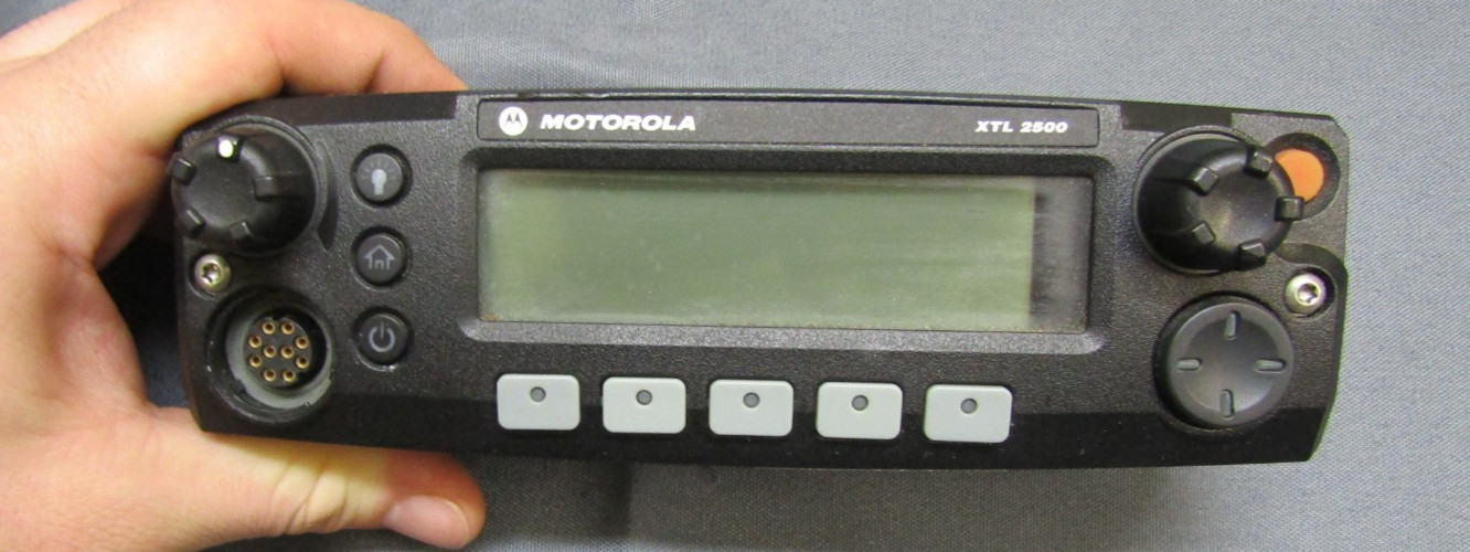 Motorola XTL2500 450-520 MHz UHF Remote Head Two Way Radio M21SSM9PW1AN