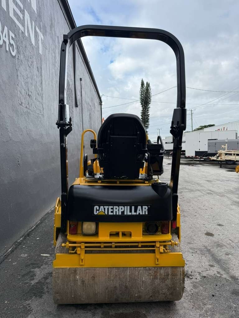 2012 Caterpillar CB24 Double Drum Vibratory Roller – Diesel – Low Hours
