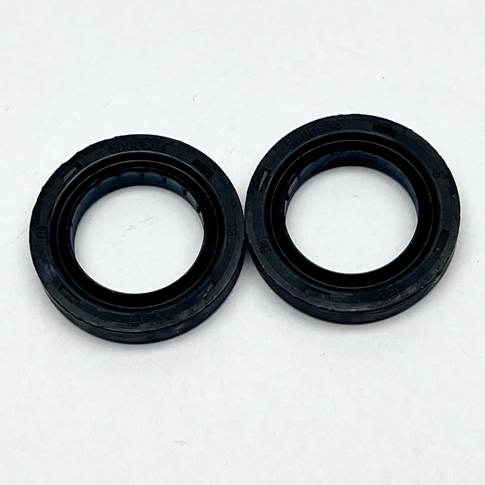 LOT OF 2 SHAFT OIL SEAL 5000604