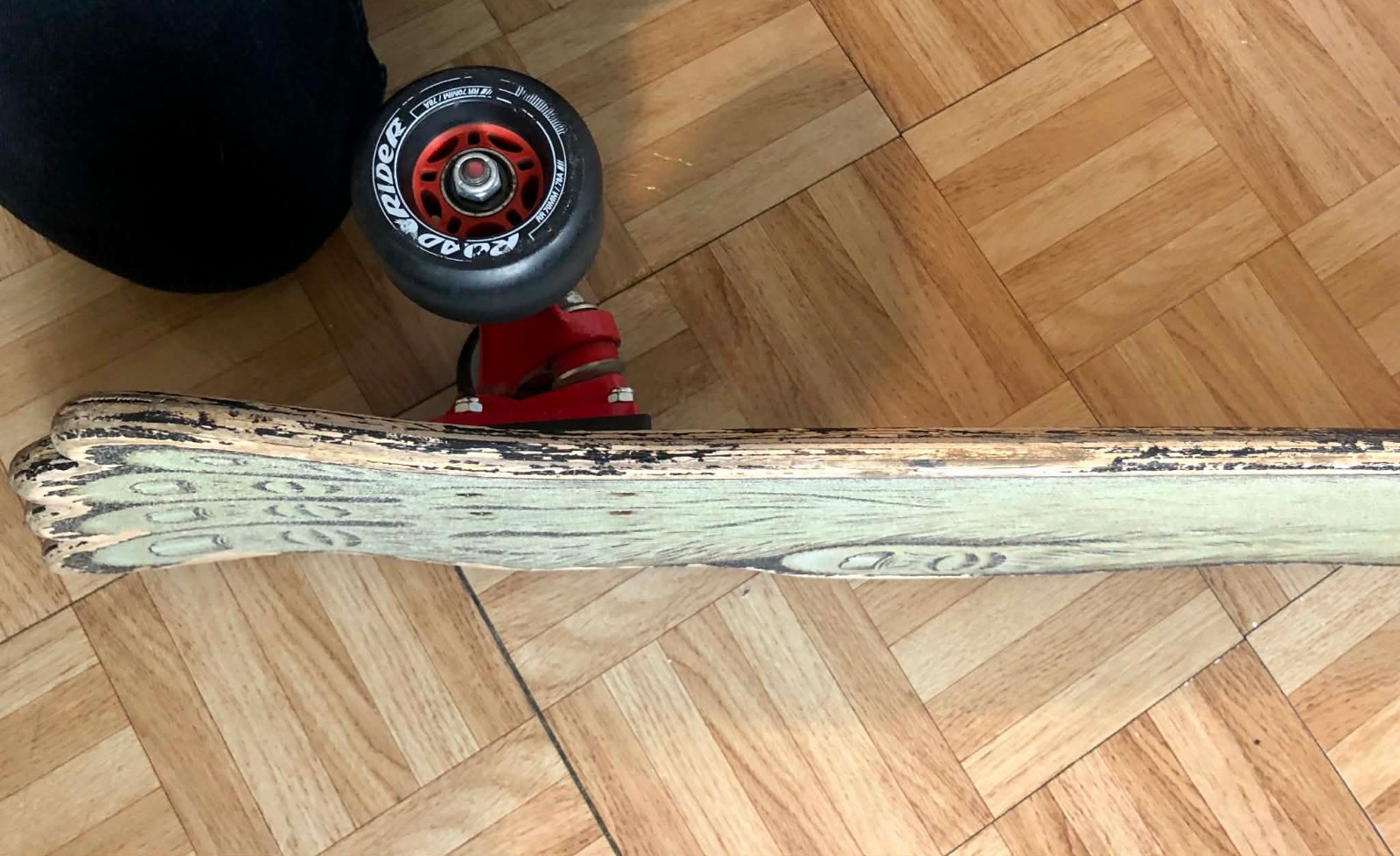 SANTA CRUZ BIG FOOT / SCREAMING FOOT -JIM PHILLIPS- USED LONGBOARD