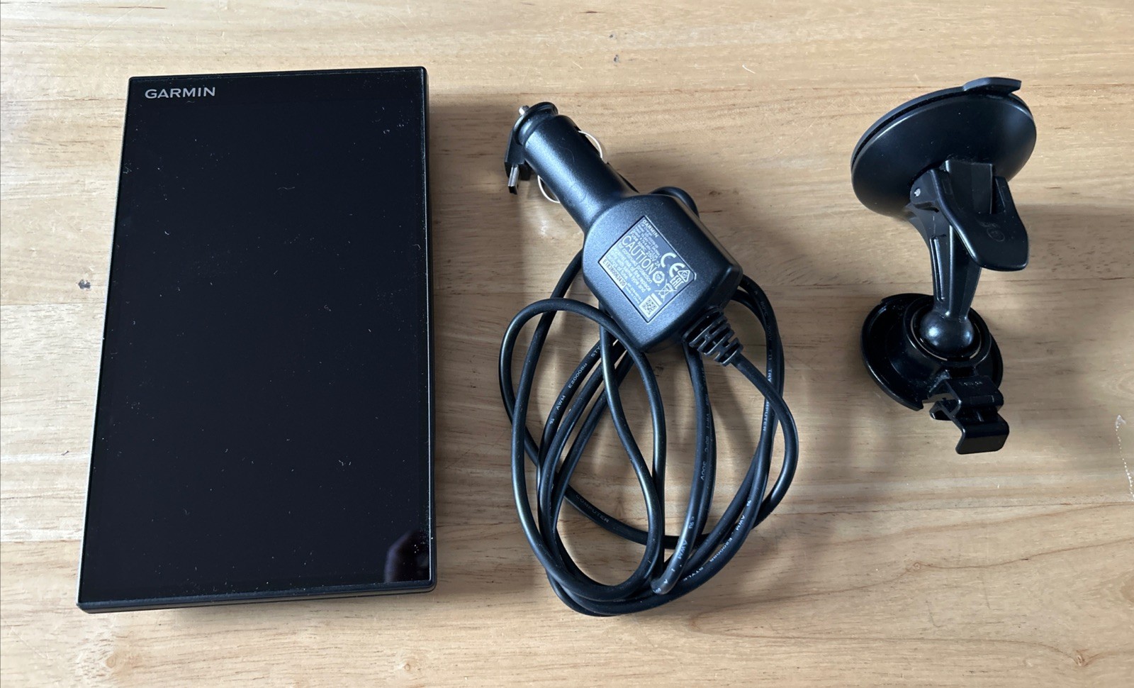 Garmin DriveSmart 61 LMT-S GPS Navigator System Bundle   Y0150