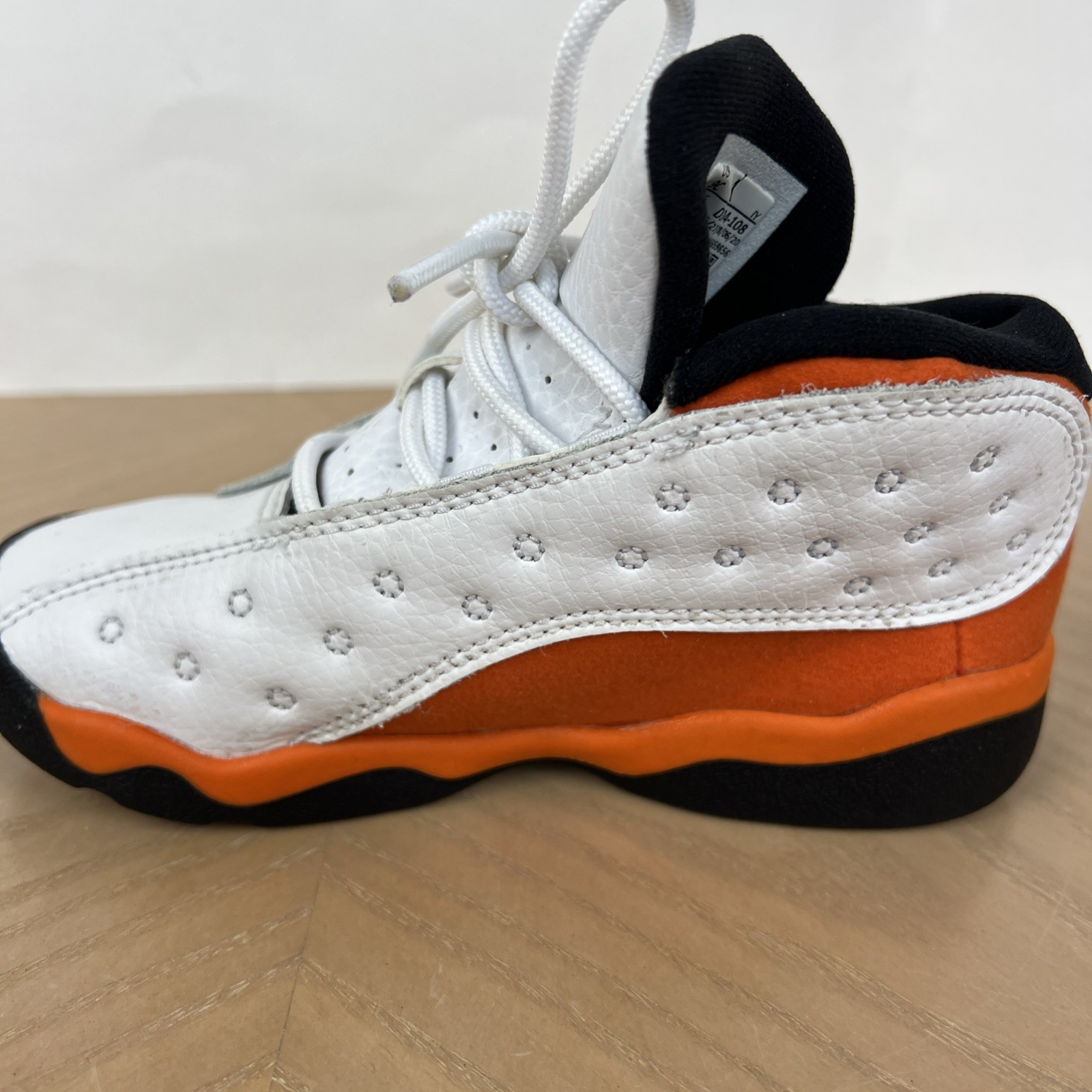 AIR JORDAN 13 RETRO WHITE Orange STARFISH SIZE 9C