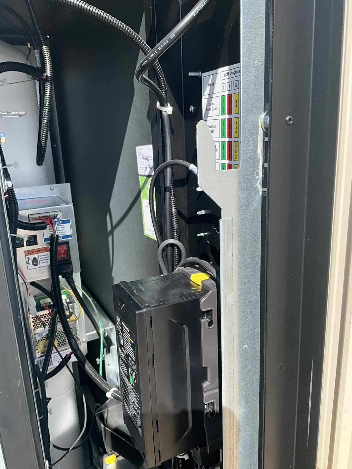 24 Dixie Narco BevMax CPI Glass Front Beverage Vending Machine 5800-4HC crane