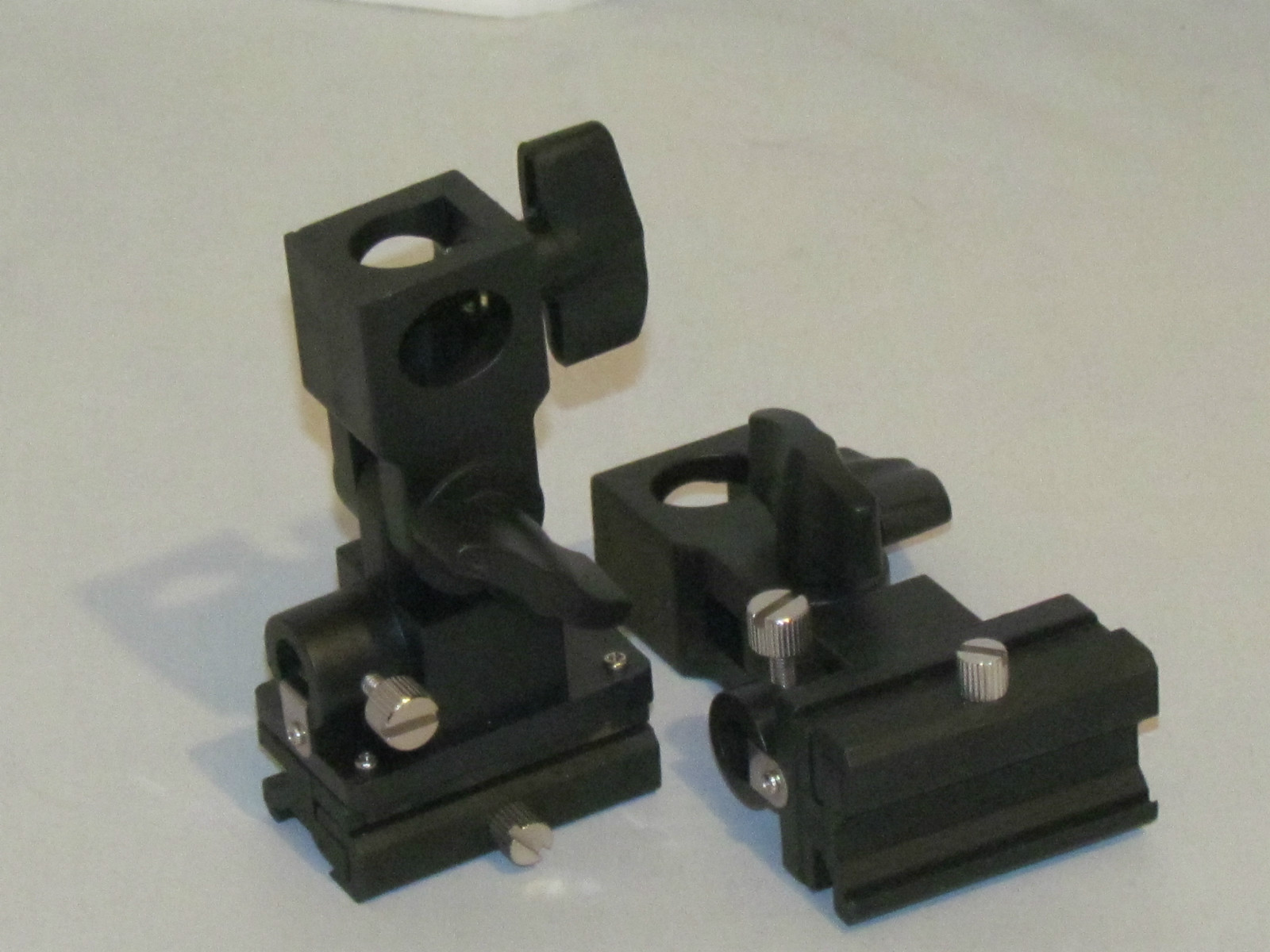 Universal hot Flash Shoe Umbrella Holder Swivel Light Stand Bracket B type DSLR