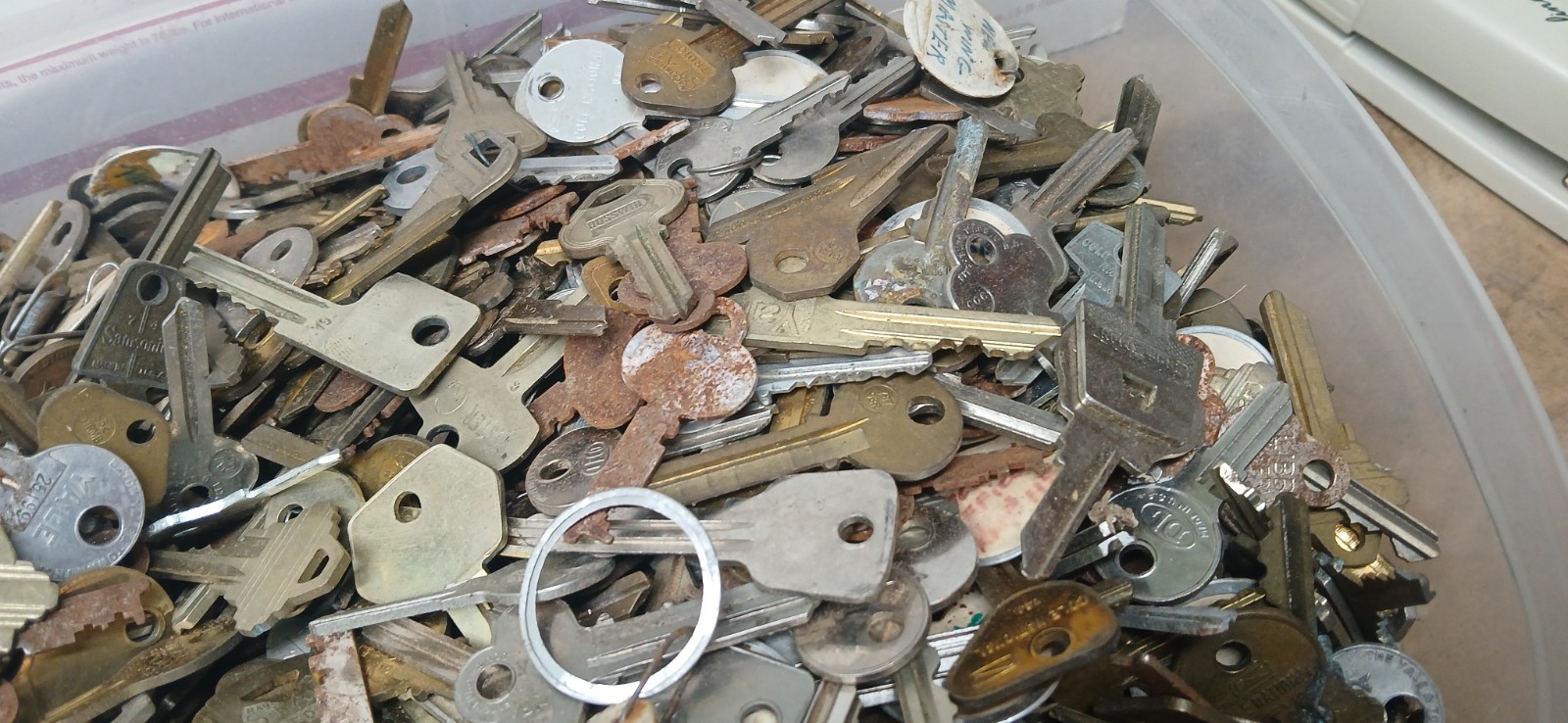 Large Lot 100 Miscellaneous Vintage Keys Padlocks Drawers Doors RANDOM 100 KEYS