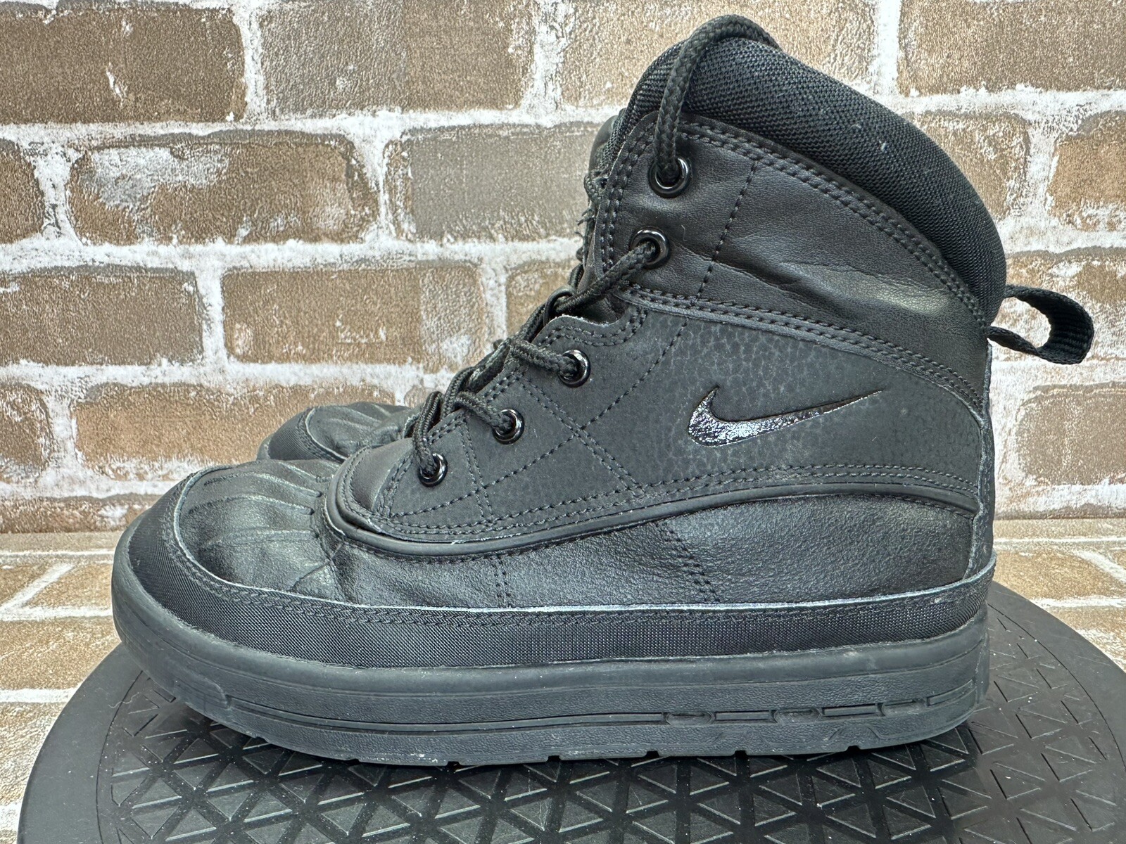 Nike Woodside 2 High AGG Black Athletic Boots 524873-004 Boys Youth Size 3Y