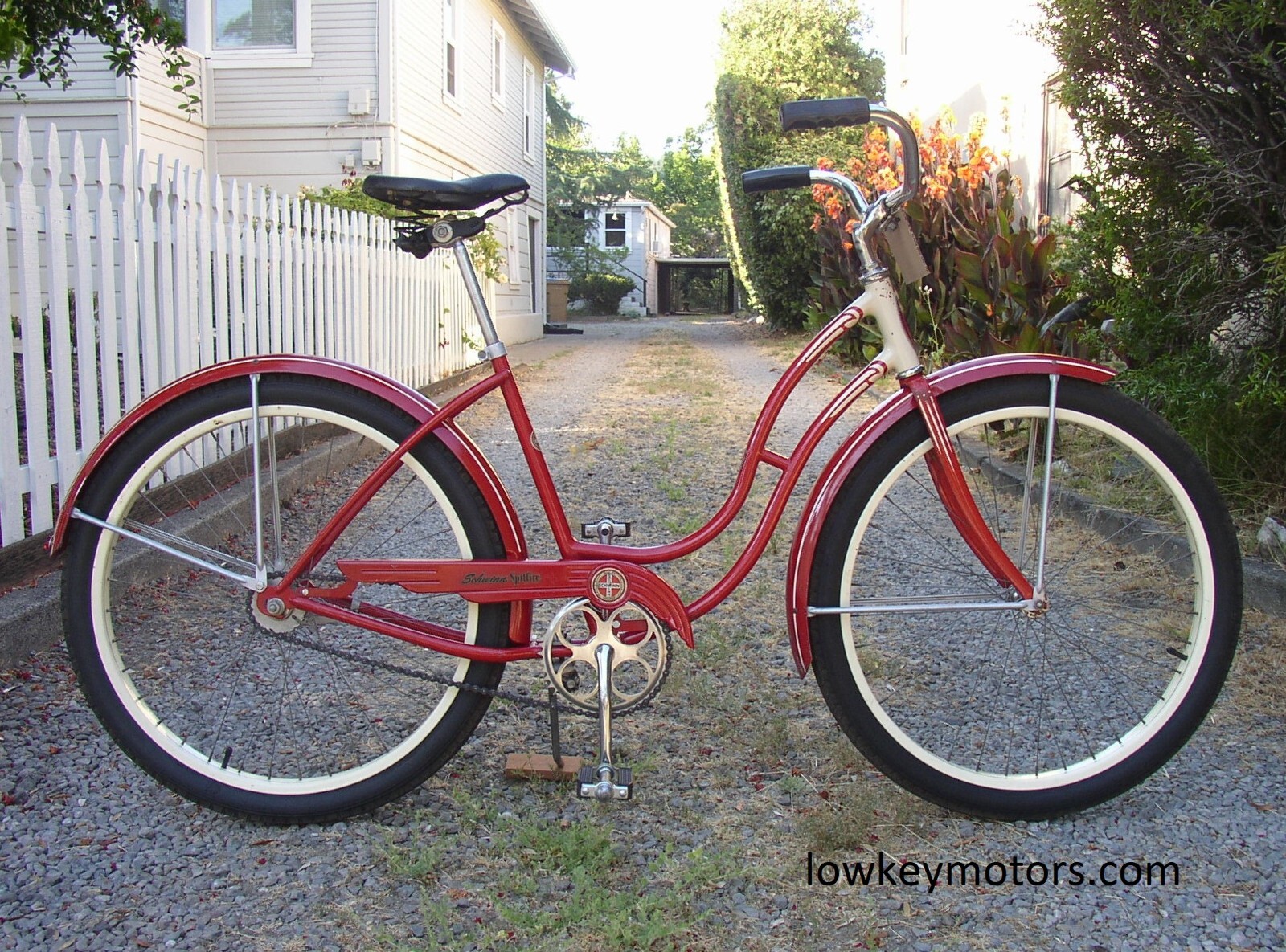 NEW SCHWINN HARDWARE KIT screws nuts frame chainguard fender fork rack DX B6