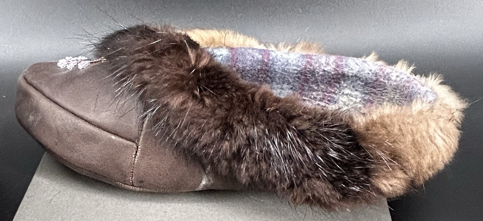 Chinook Leather Beaded Moccasins Vintage Beaded Design with Fur Accents