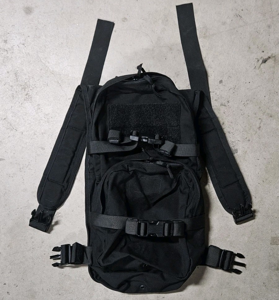 LBT 2649B-H Click-In Hydration Carrier Black