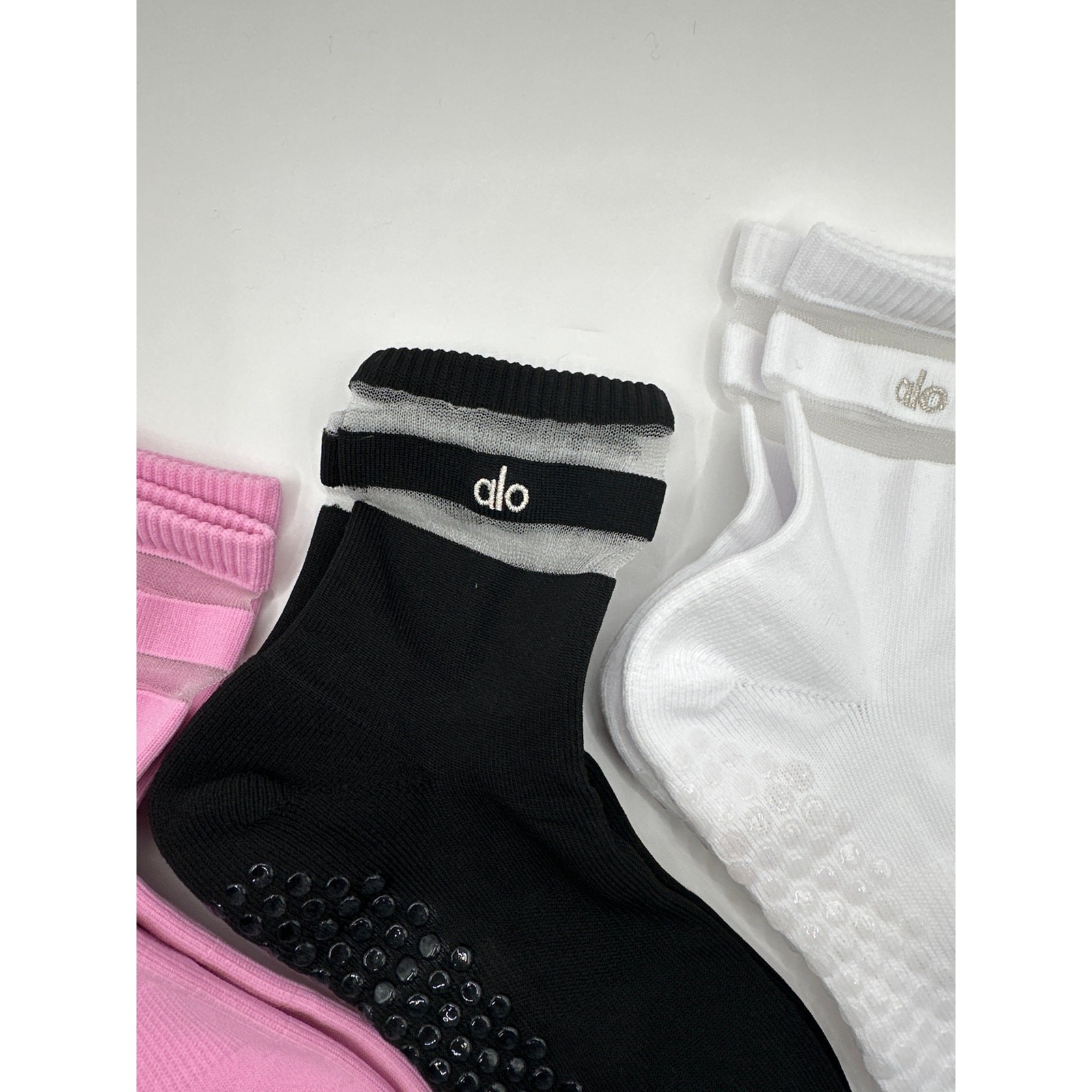3 Pairs Alo Yoga Women's Pulse Grip Socks M/L