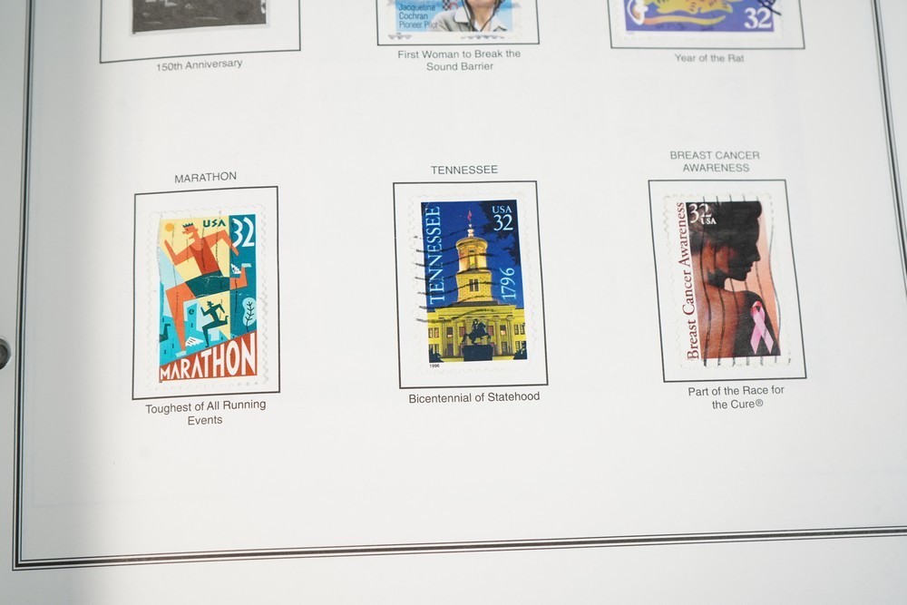 US 1990s-2000s COLLECTION OF 450+ STAMPS MINT & UESD STORED IN HARRIS ALBUM