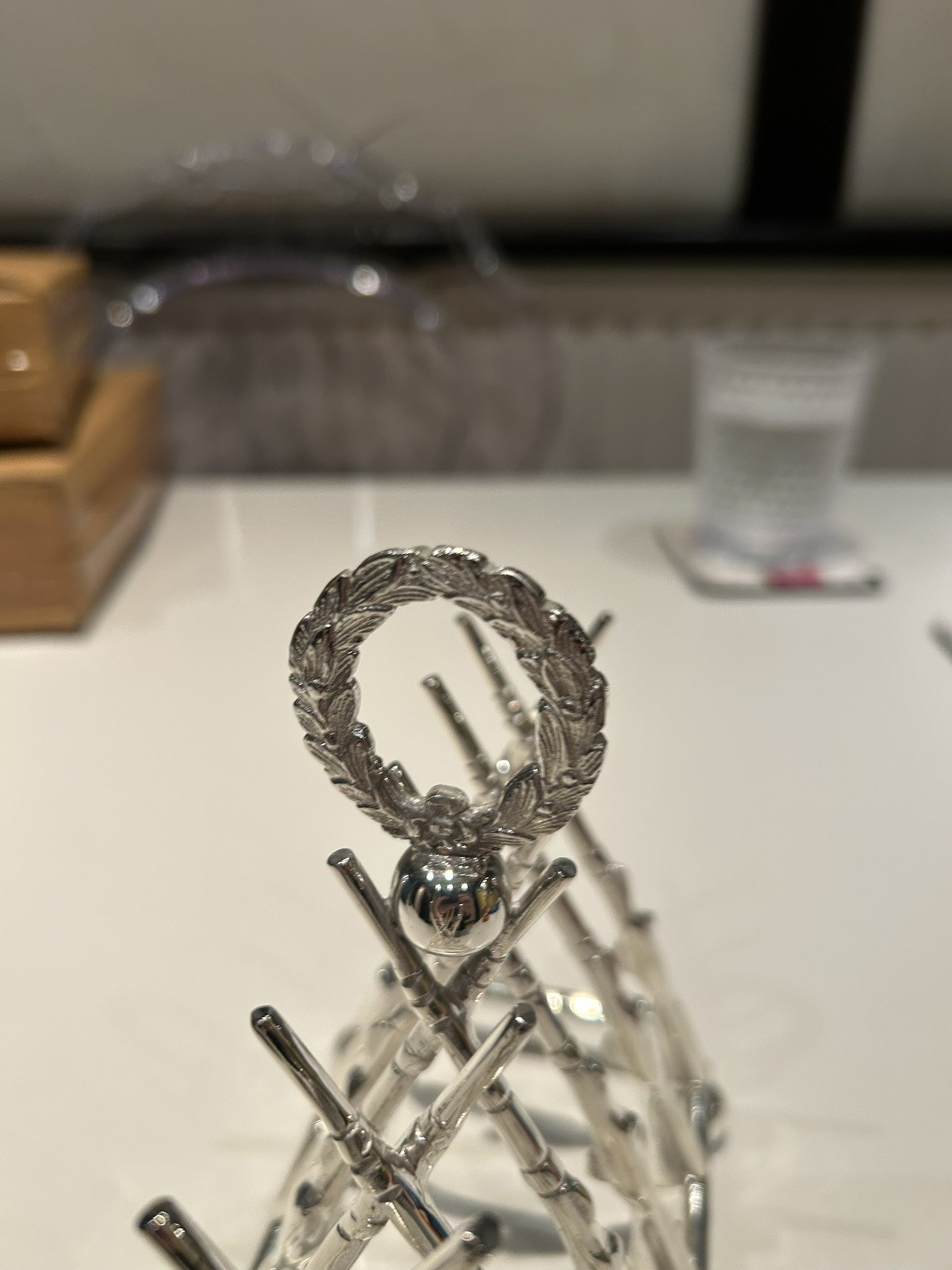 SILVER PLATED GUN RIFLE LETTER TOAST RACK HUNTING LOVELY ITEM