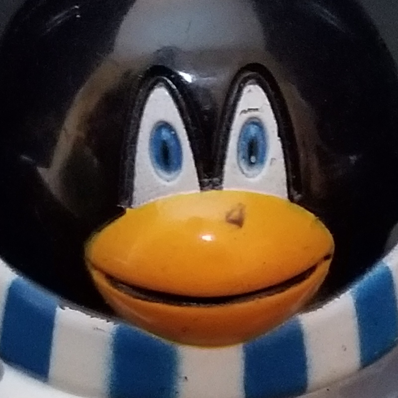 Z Wind Ups Peter The Backflipping Penguin RARE HTF
