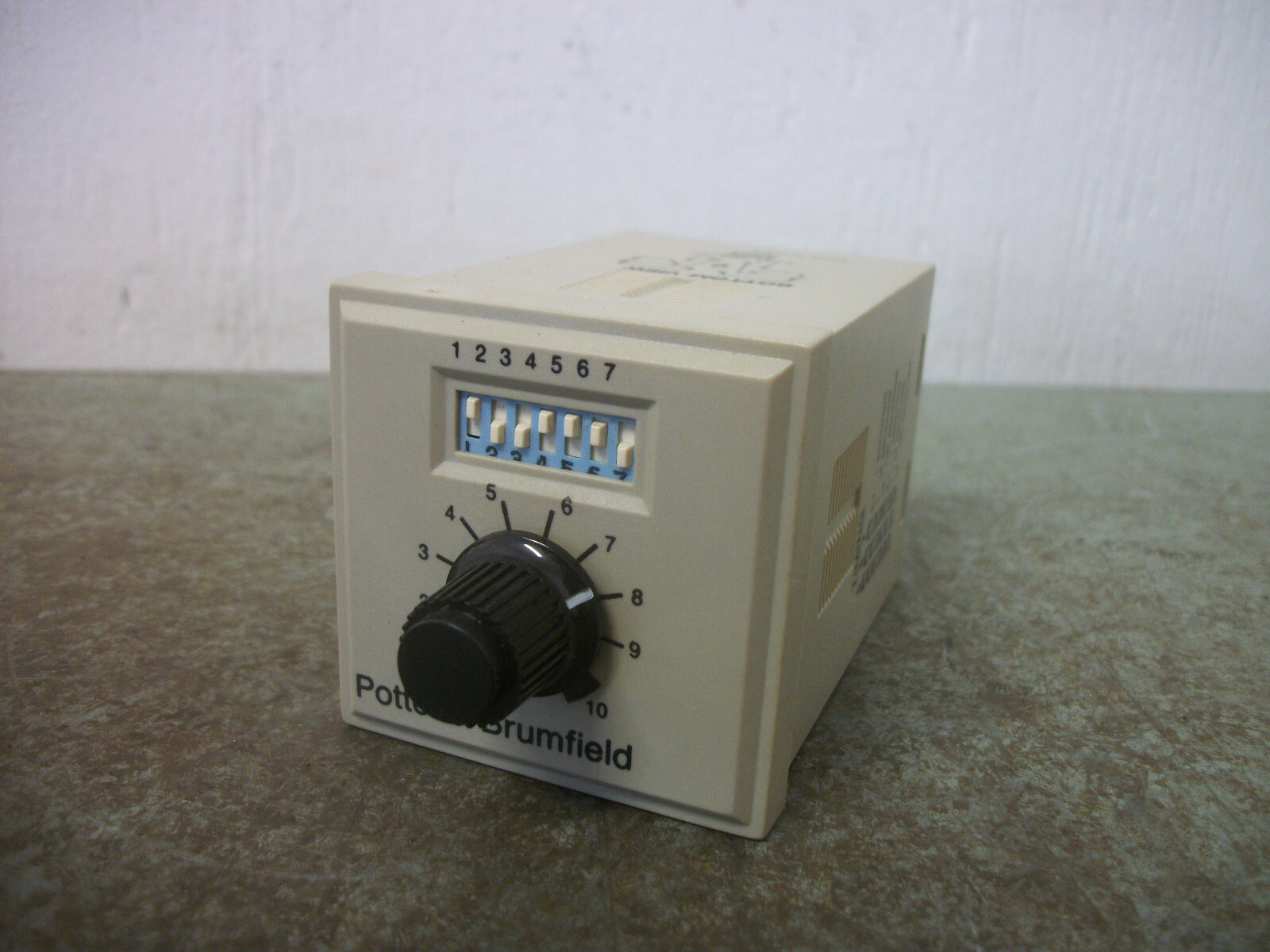 POTTER & BRUMFIELD PROGRAMMABLE TIME DELAY RELAY CNS-35-92 0.1SEC TO 100MIN