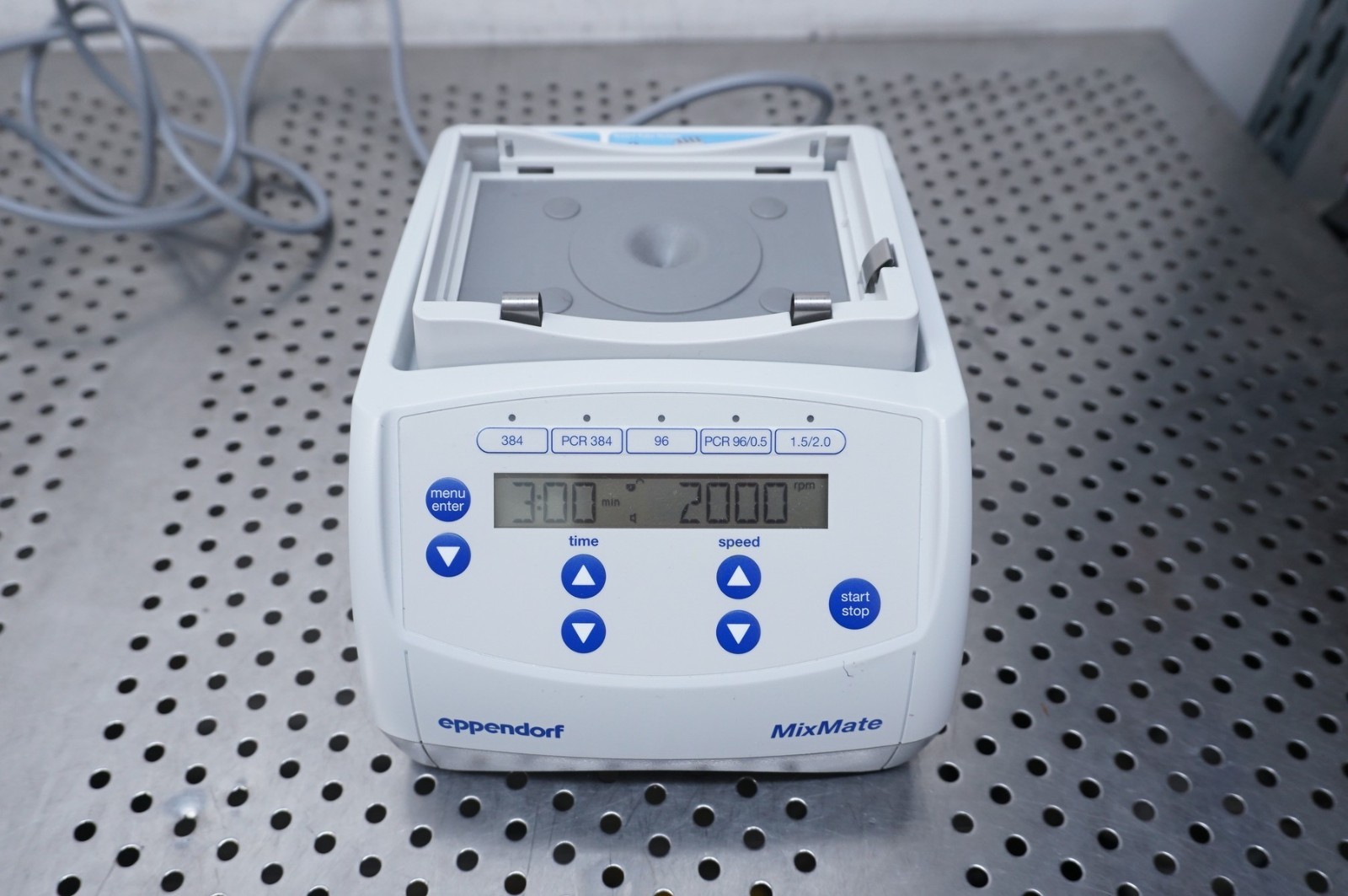 Eppendorf MixMate Mixer 5353 Laboratory Mixer Without Holder