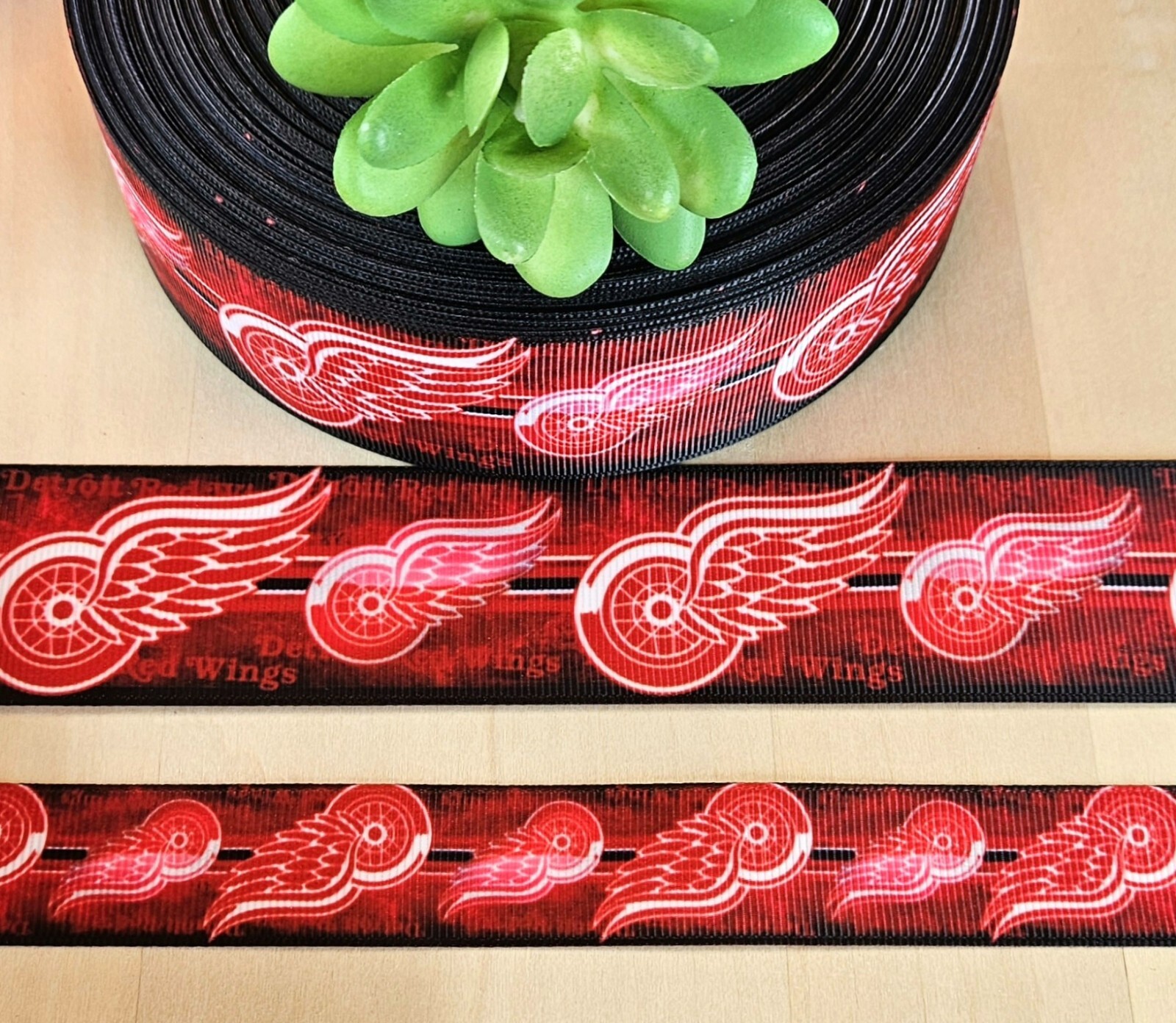 7/8 & 1.5 (1 YD) Detroit Red Wings Hockey Grosgrain Ribbon