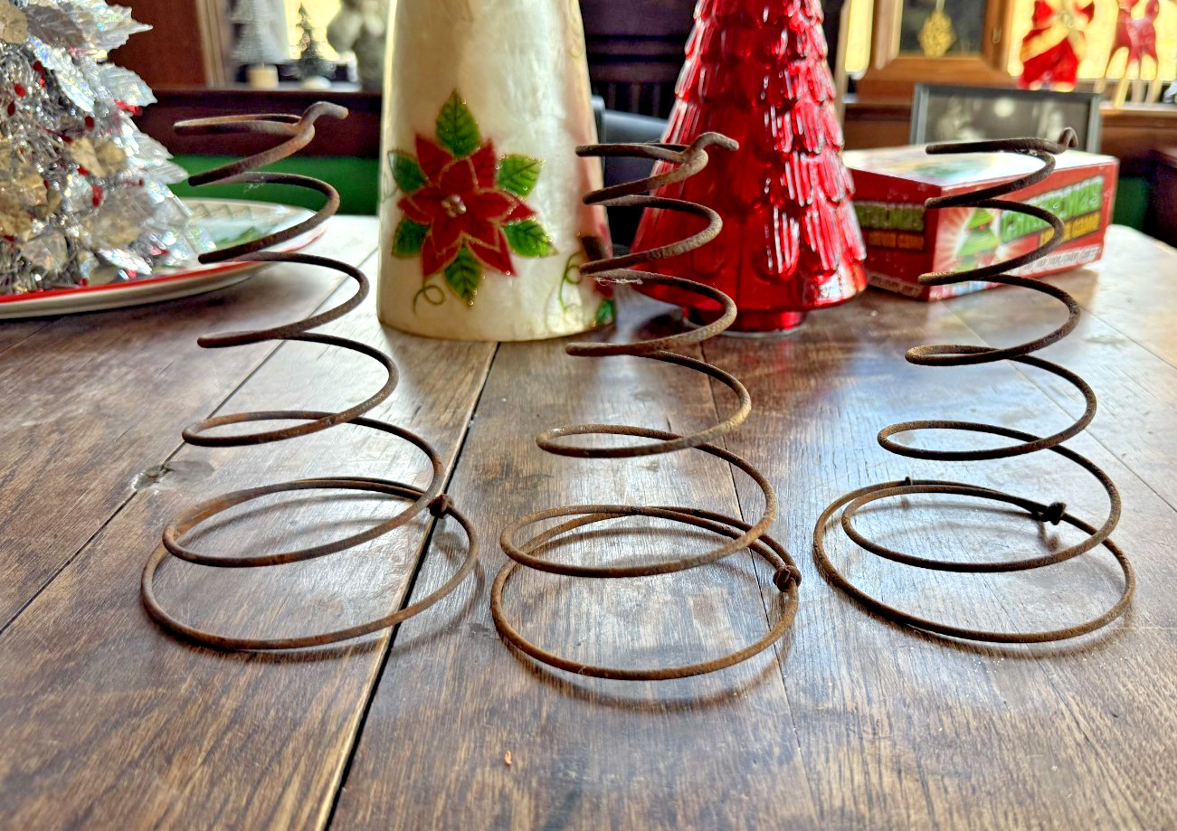 3 Antique Cyclone / Rusty Metal Old Bed Springs Coils Crafts / Christmas