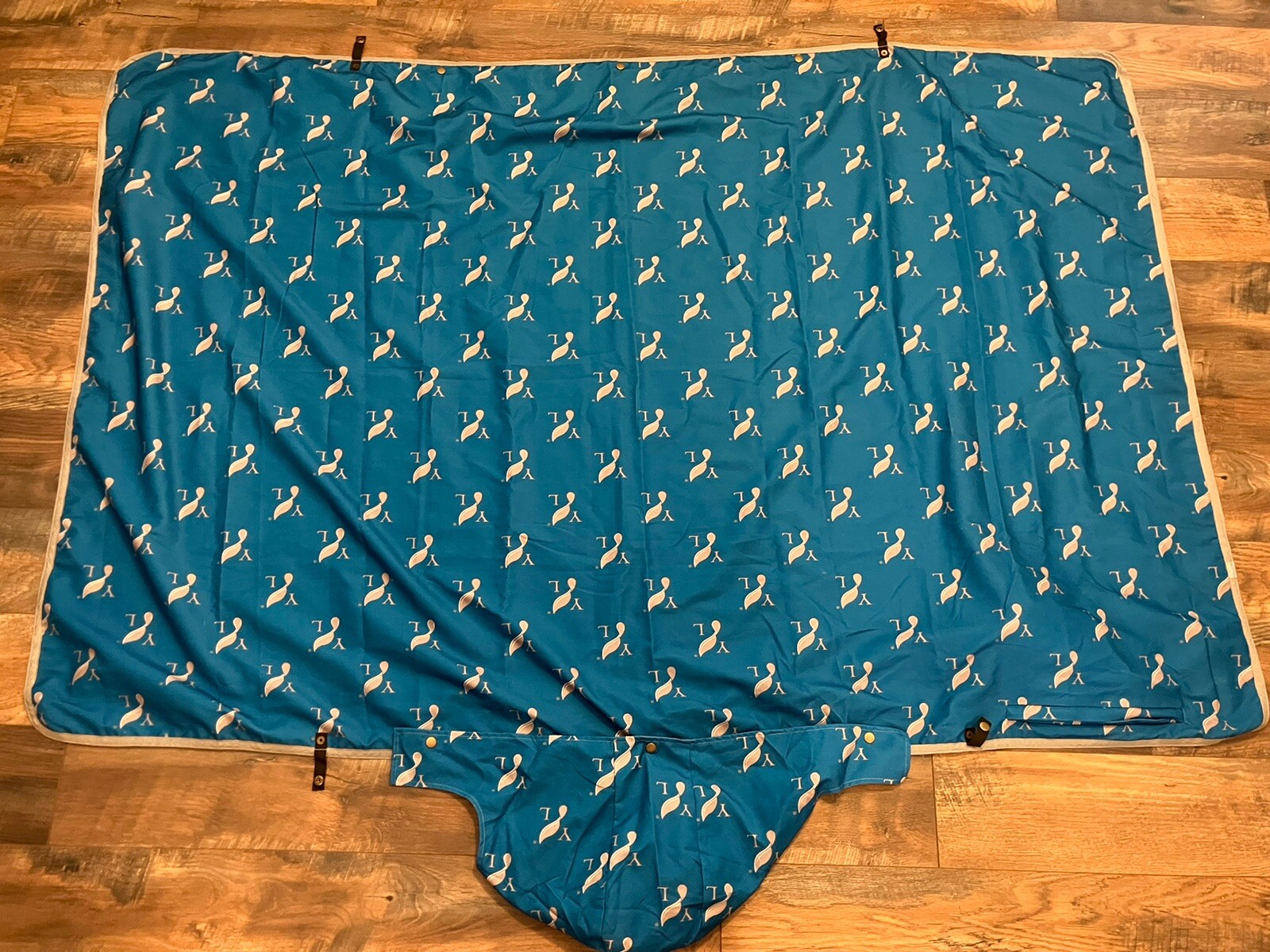 Coalatree Kachula Adventure Blanket Young Living Logo Pillow Poncho