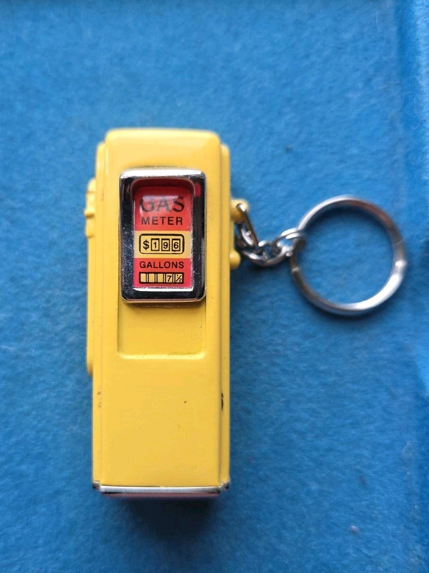 YELLOW GAS PUMP METAL KEY CHAIN CIGARETTE LIGHTERS 2.25" TALL