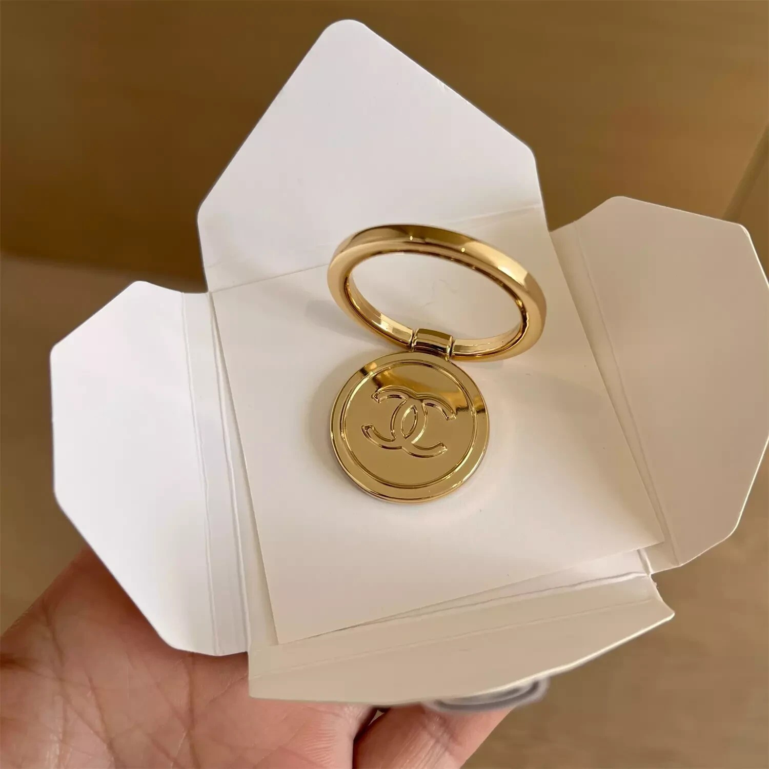 CHANEL Beauty Beaute Gold Phone Finger Ring Holder VIP Gift Accessory New