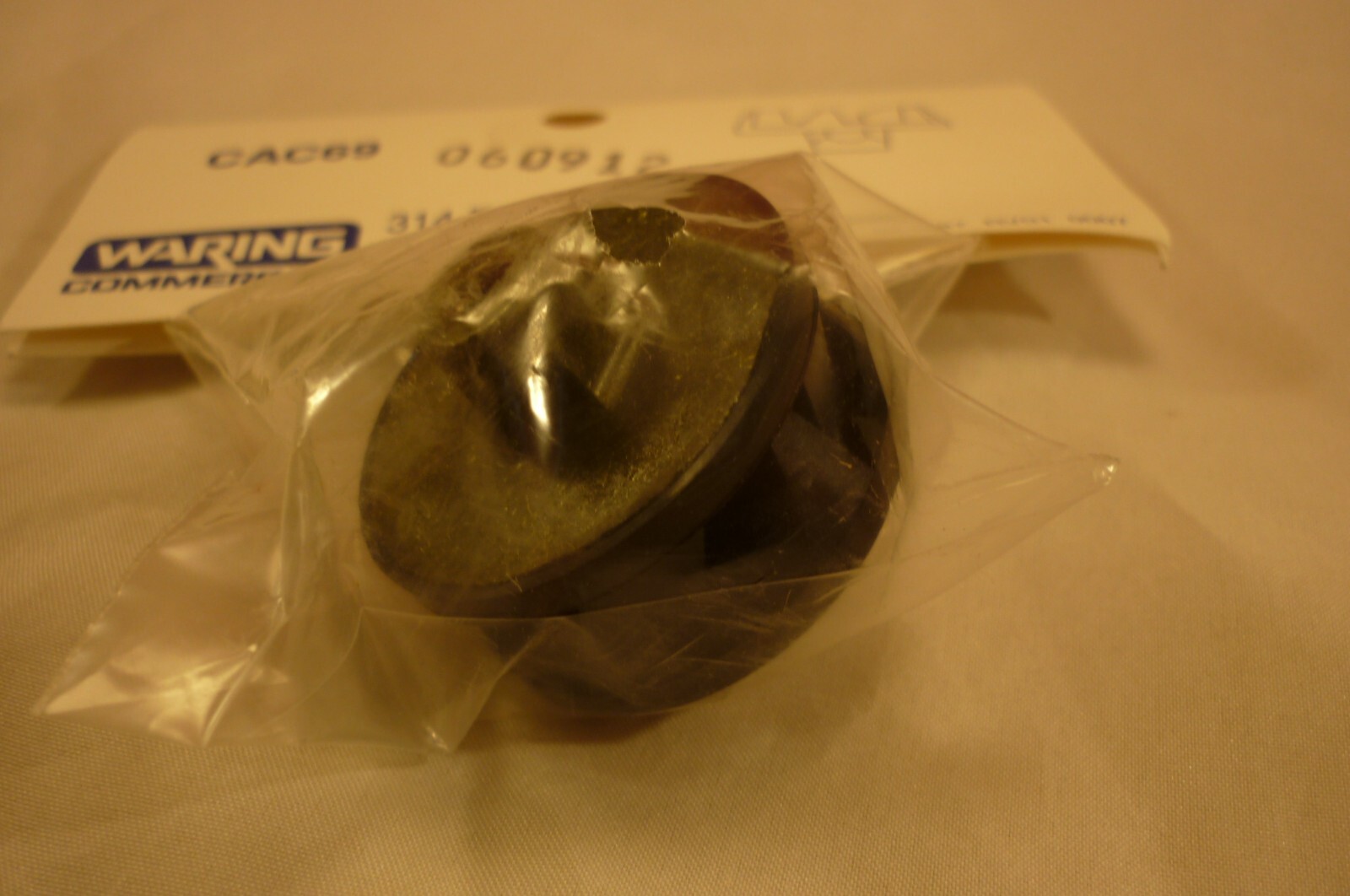 WARING CAC69 COMMERCIAL BLENDER COUPLING 2PC. HGBSS HGB140 HGB150 SMB15 CCB144