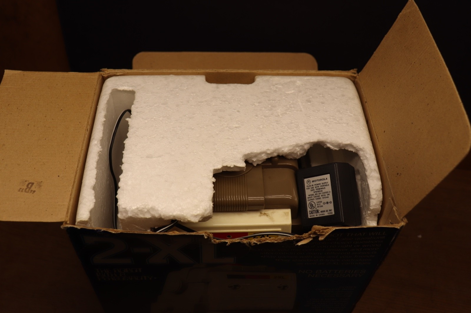 Vintage Mego 1978 2-XL Robot Toy 8 Track Player & 5 Cartridges