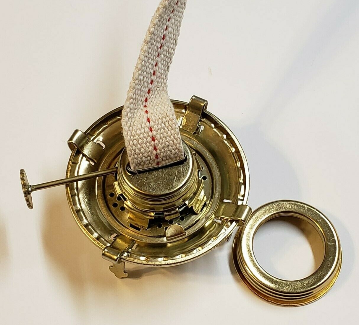 #2 BRASS PLATED OIL BURNER WITH WICK & REMOVABLE SCREW ON COLLAR NEW 54350J