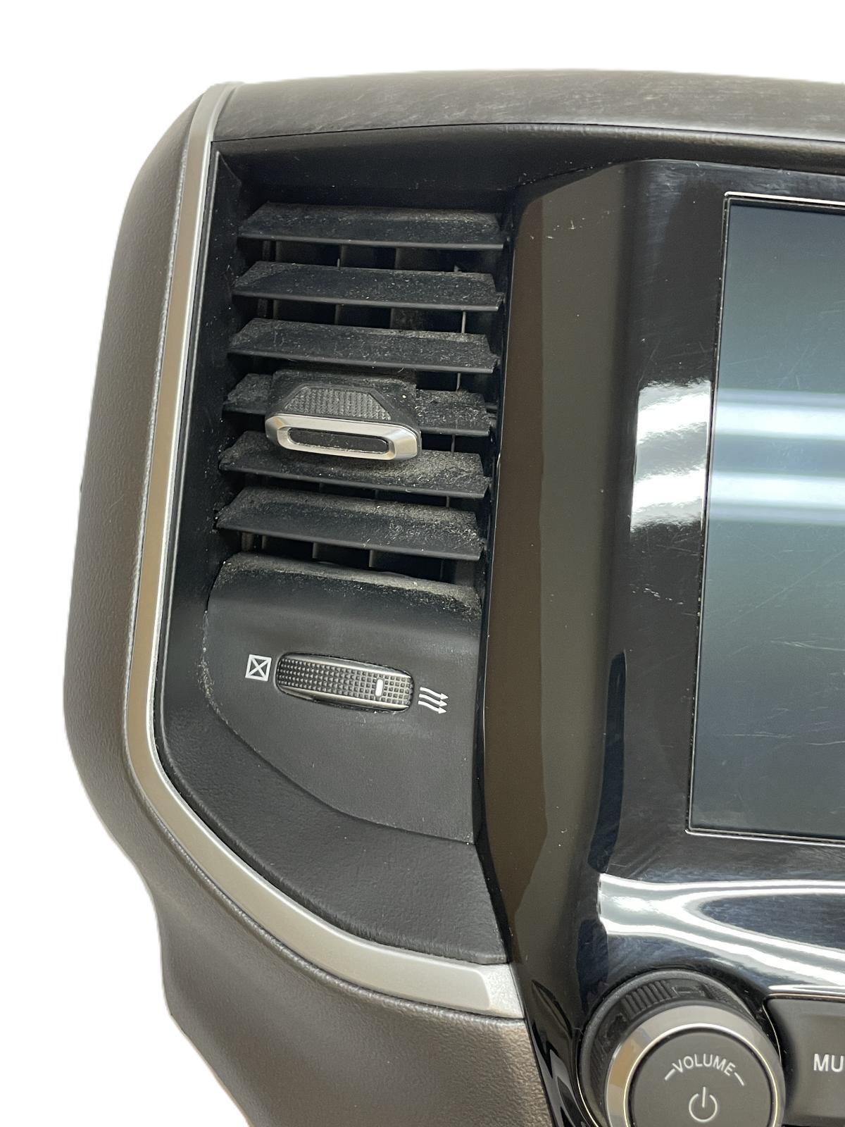 2022 DODGE RAM 2500 RADIO DISPLAY 8.4" SCREEN DASH BEZEL HEAT/AC CONTROLS OEM