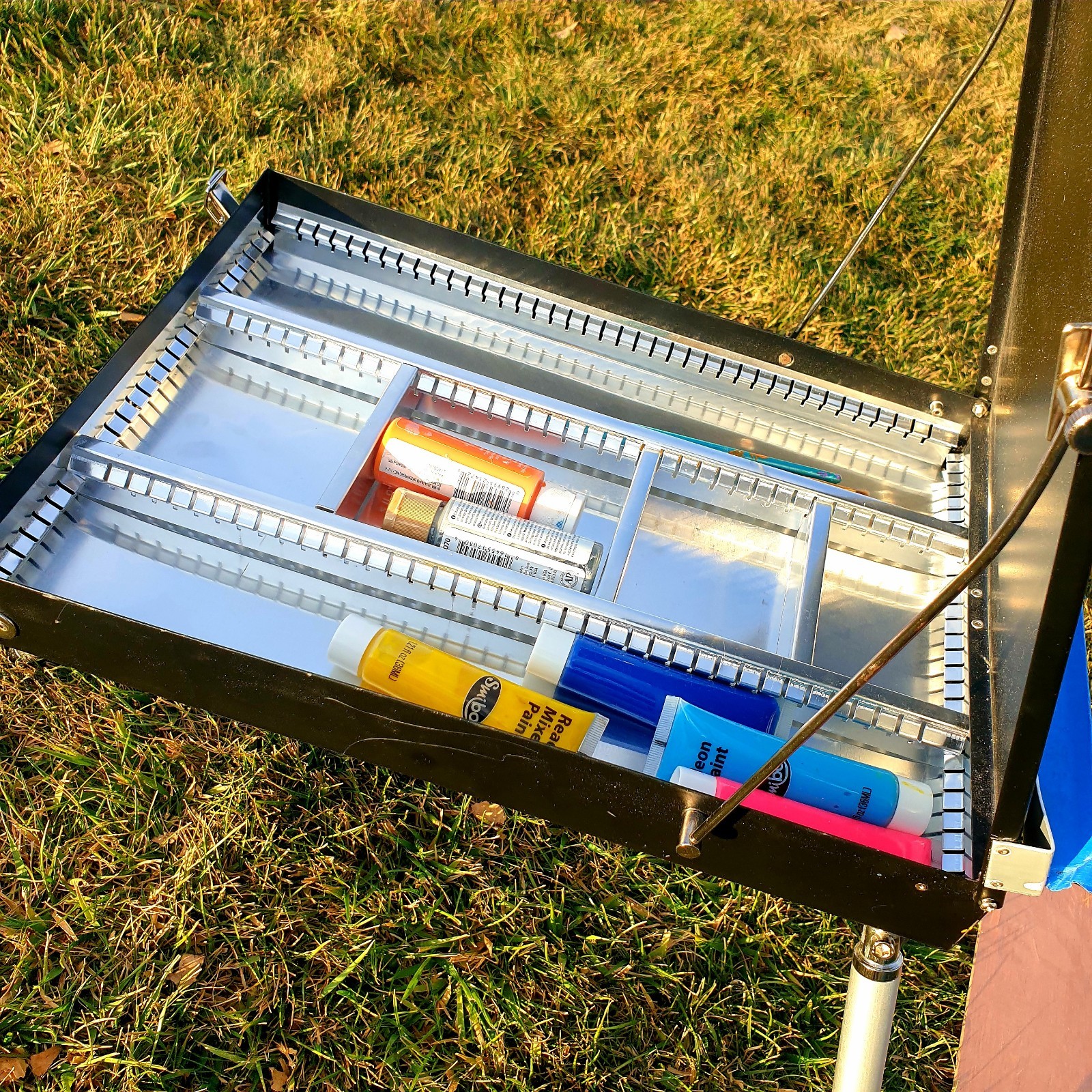 PORTABLE ARTIST EASEL - FULLY ADJUSTABLE STURDY ALUMINUM GREAT CONDITION - ROLFS