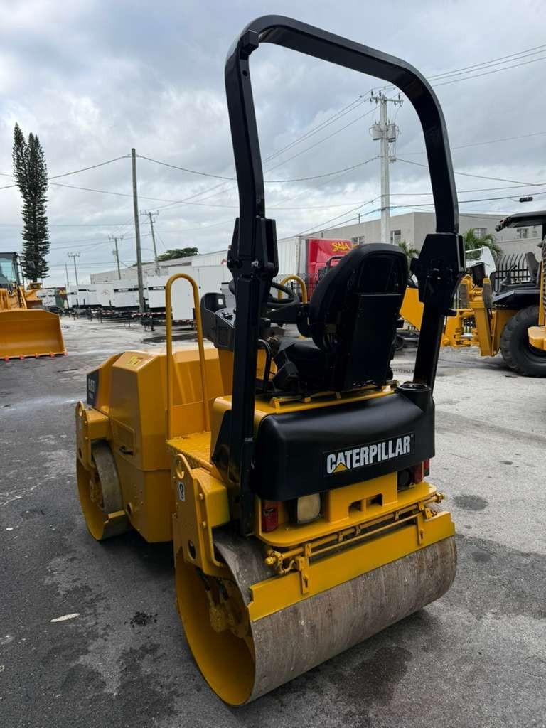 2012 Caterpillar CB24 Double Drum Vibratory Roller – Diesel – Low Hours