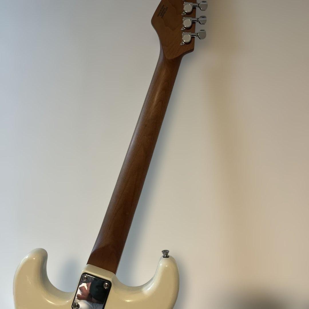 Busker's BST Standard ST-Style Roasted Maple Electric Guitar