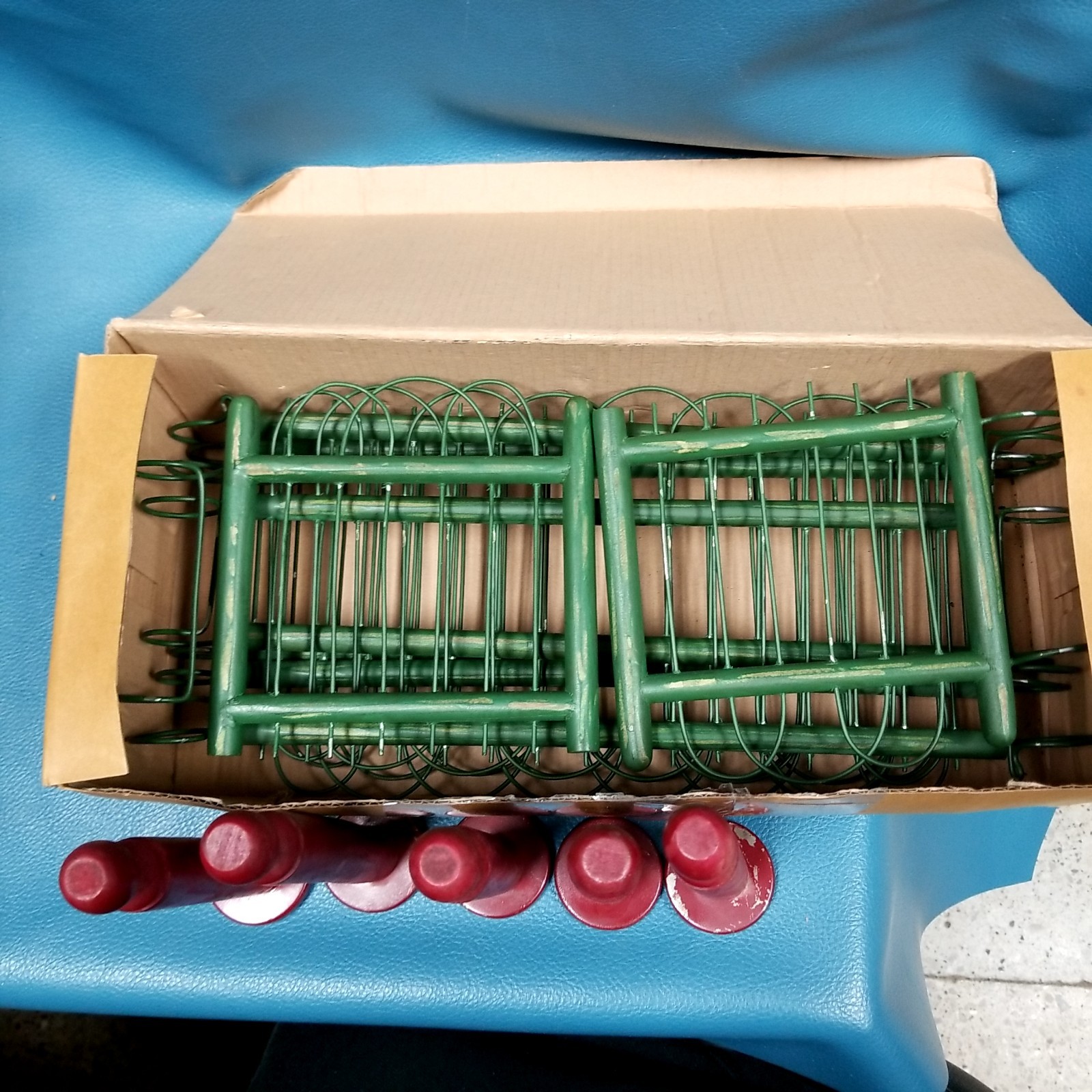 GUC Ragon House Metal Wood Mini Fence Rustic Christmas Decor Set