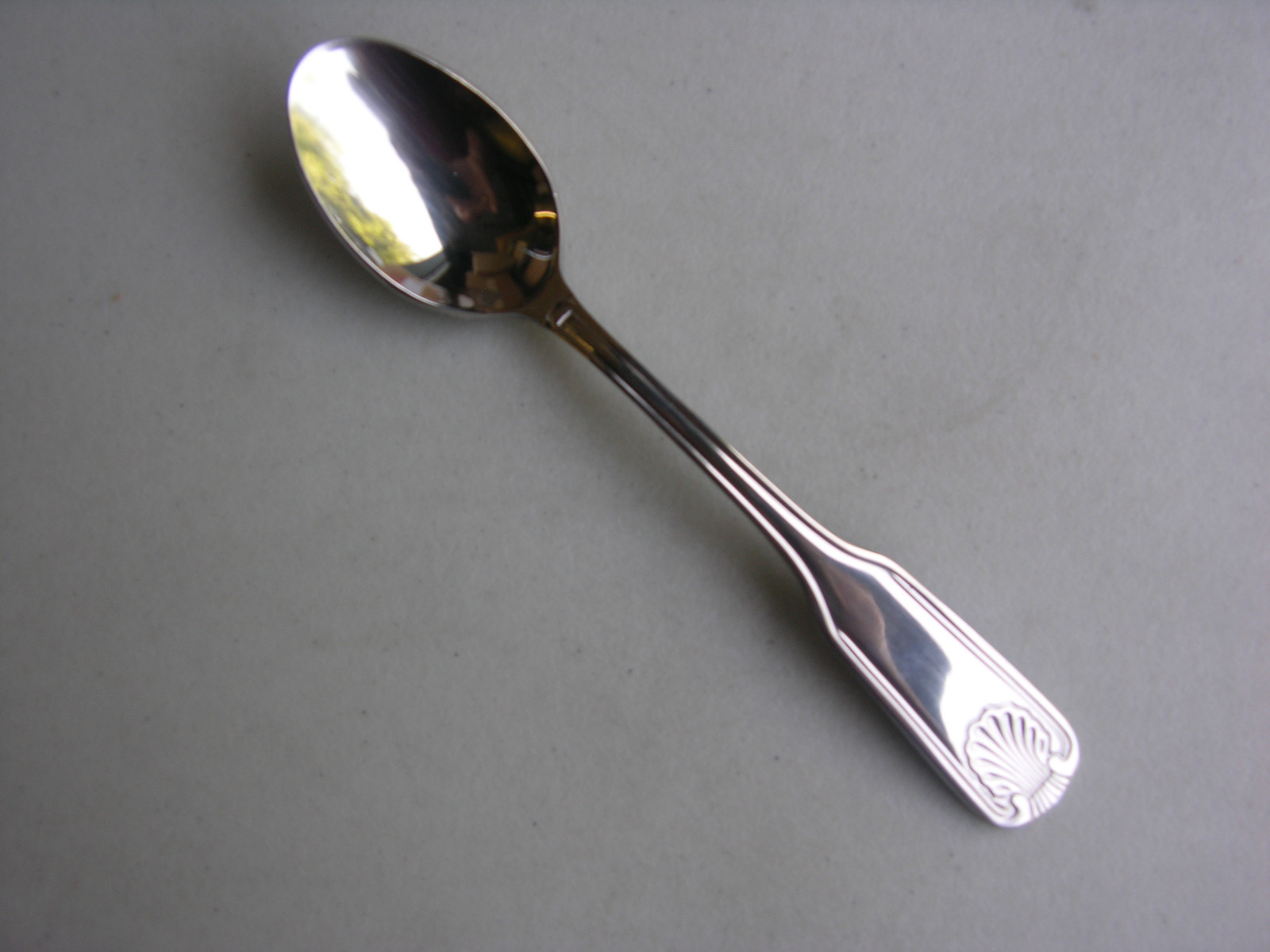 USA SELLER  12 TEASPOONS SHELL EX-HEAVY WEIGHT 18/0 S/S FREE SHIPPING US ONLY