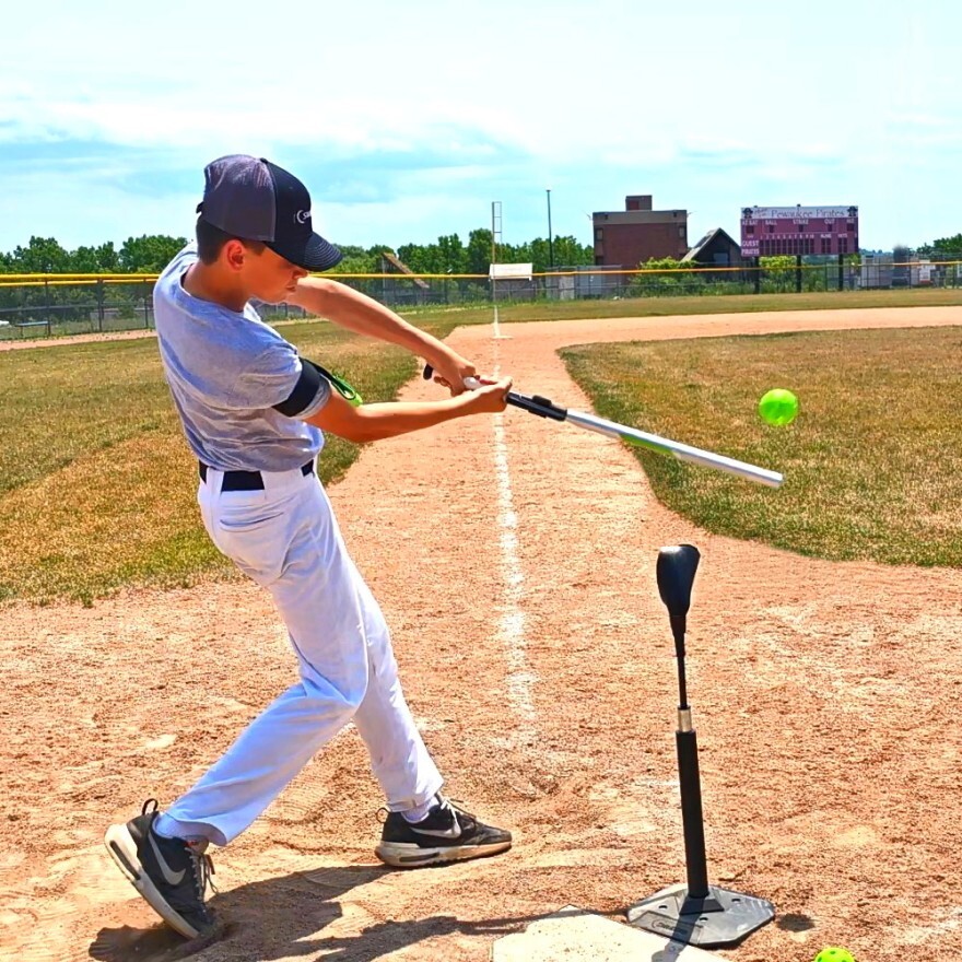 SWINGRAIL Swing Trainer + Speed Training Bat + 6 Balls
