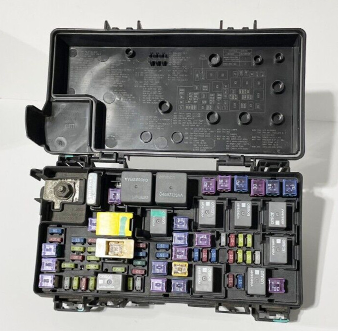 2012 Durango Grand Cherokee TIPM Fuse Box 68089321