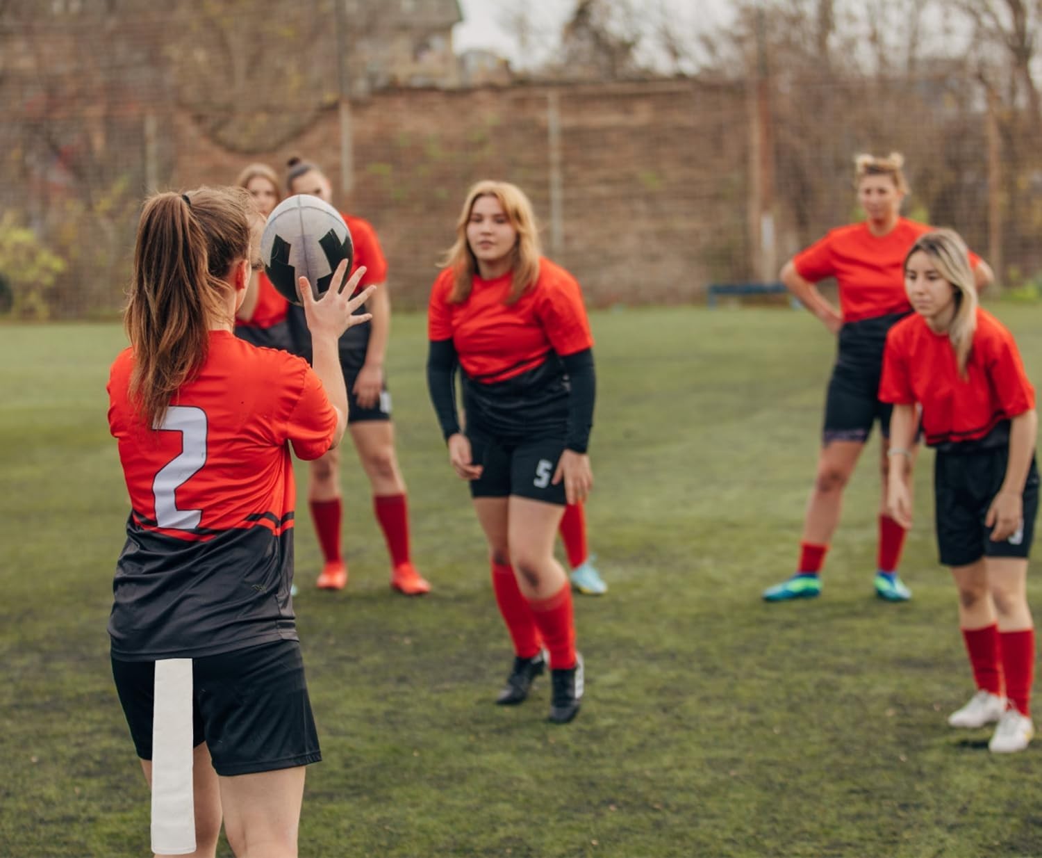 Football Towel, Streamer Thin Sports Towel with Hook and Loop Closure, for Dryin