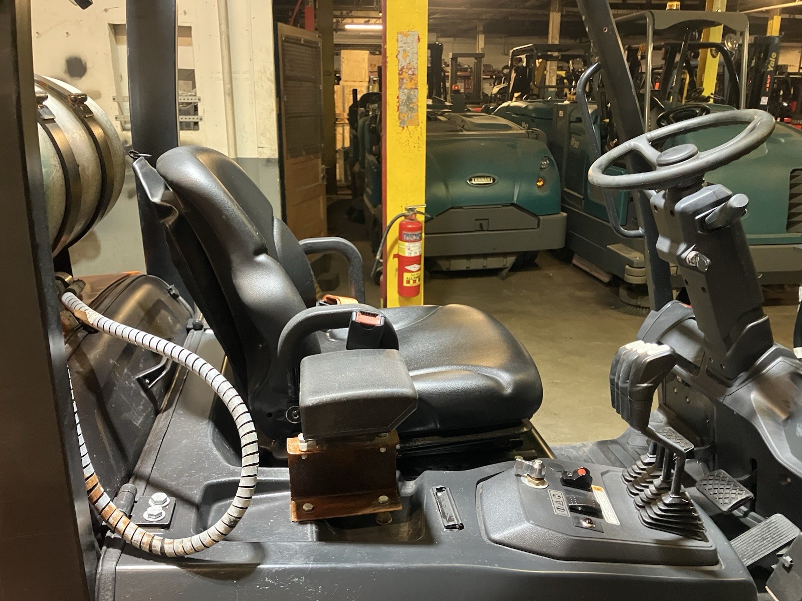 2023 Doosan 5000 LB Forklift With Side Shift and Triple Mast 4 Ways LPS Rated