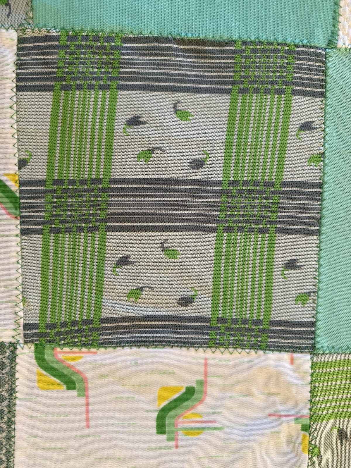 Vintage 70's Patchwork Coverlet Bedspread Quilt Topper