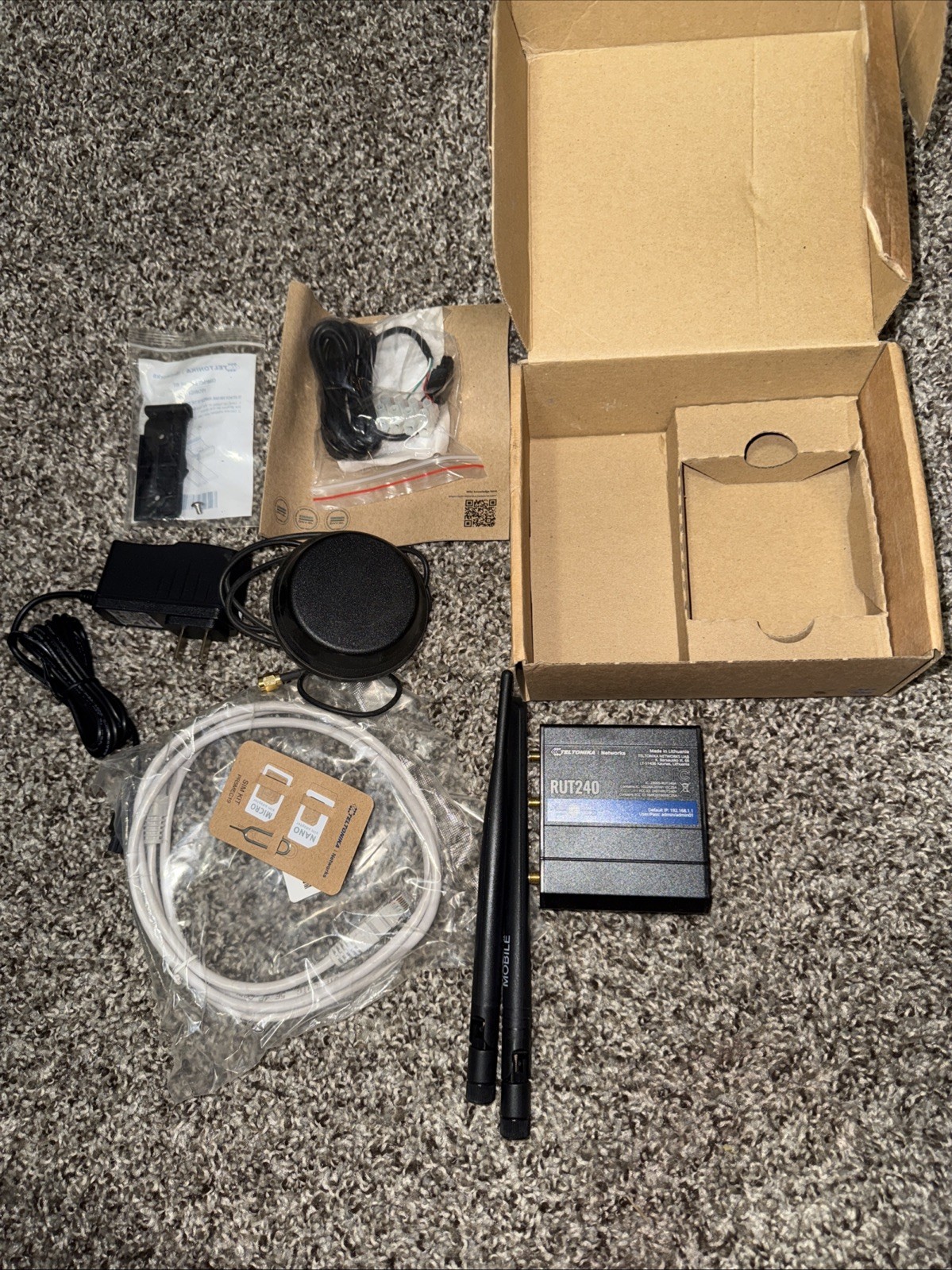 Teltonika  Industrial 4G LTE Router, CAT 4, 2 Fast Ethernet, P/N: RUT24001U000