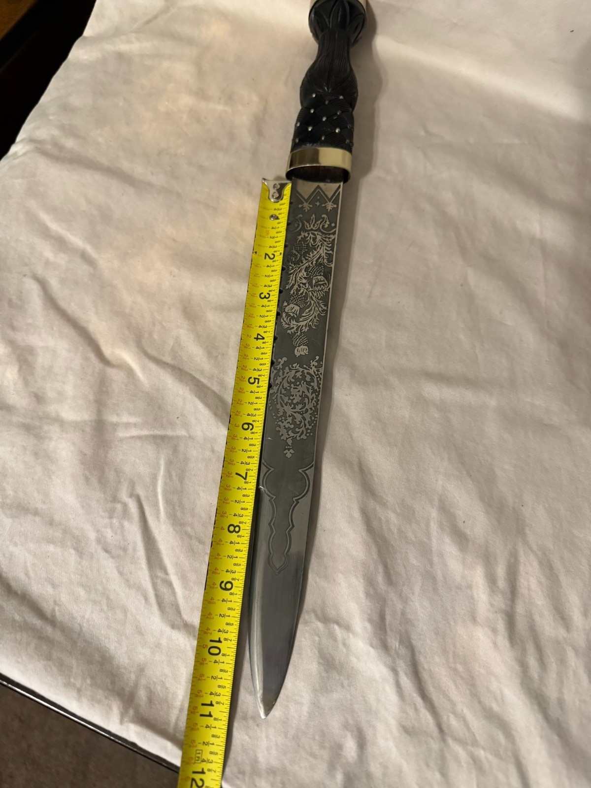 Windlass Steelcraft Dagger w/ scabbard, with etched blade