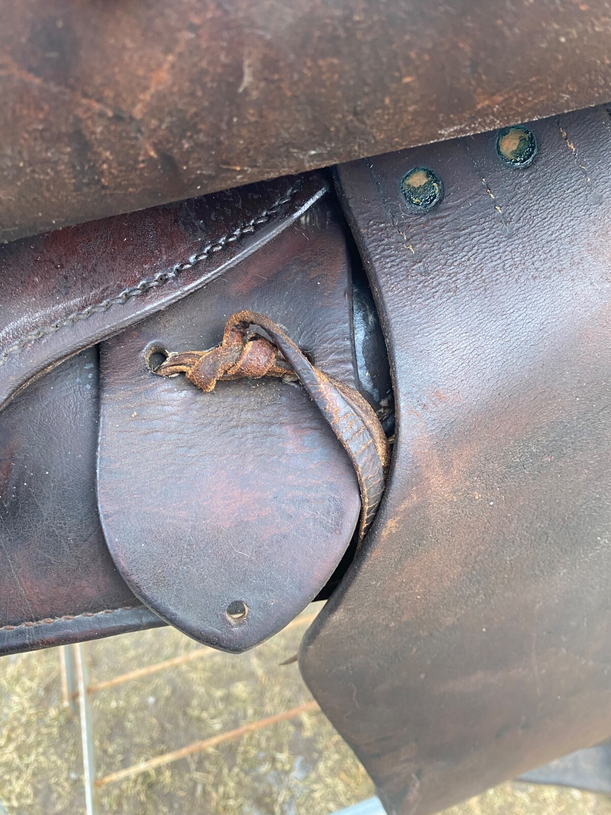 Used/Vintage 15" Simco Balanced Ride Western saddle