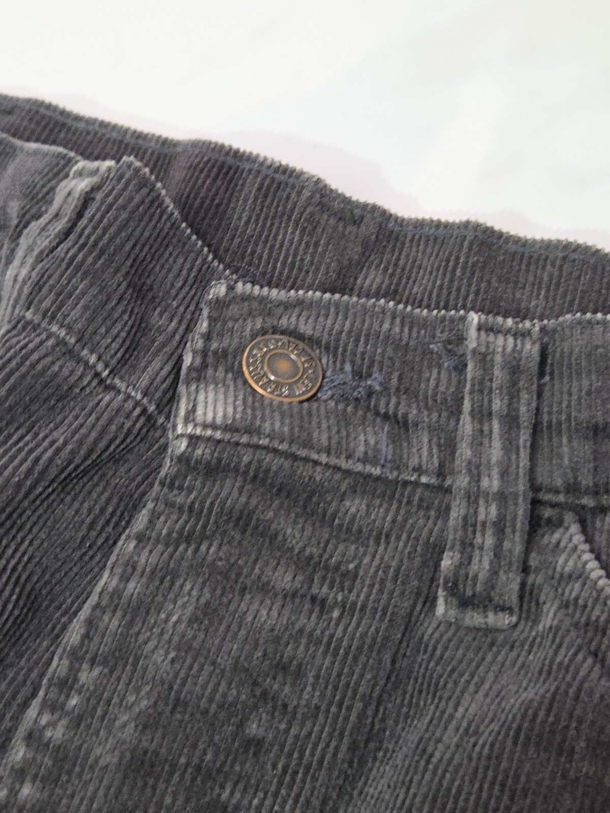 1980s Vtg Levis 519 Straight Taper 31x34 Black Corduroy Pants Talon Zip USA